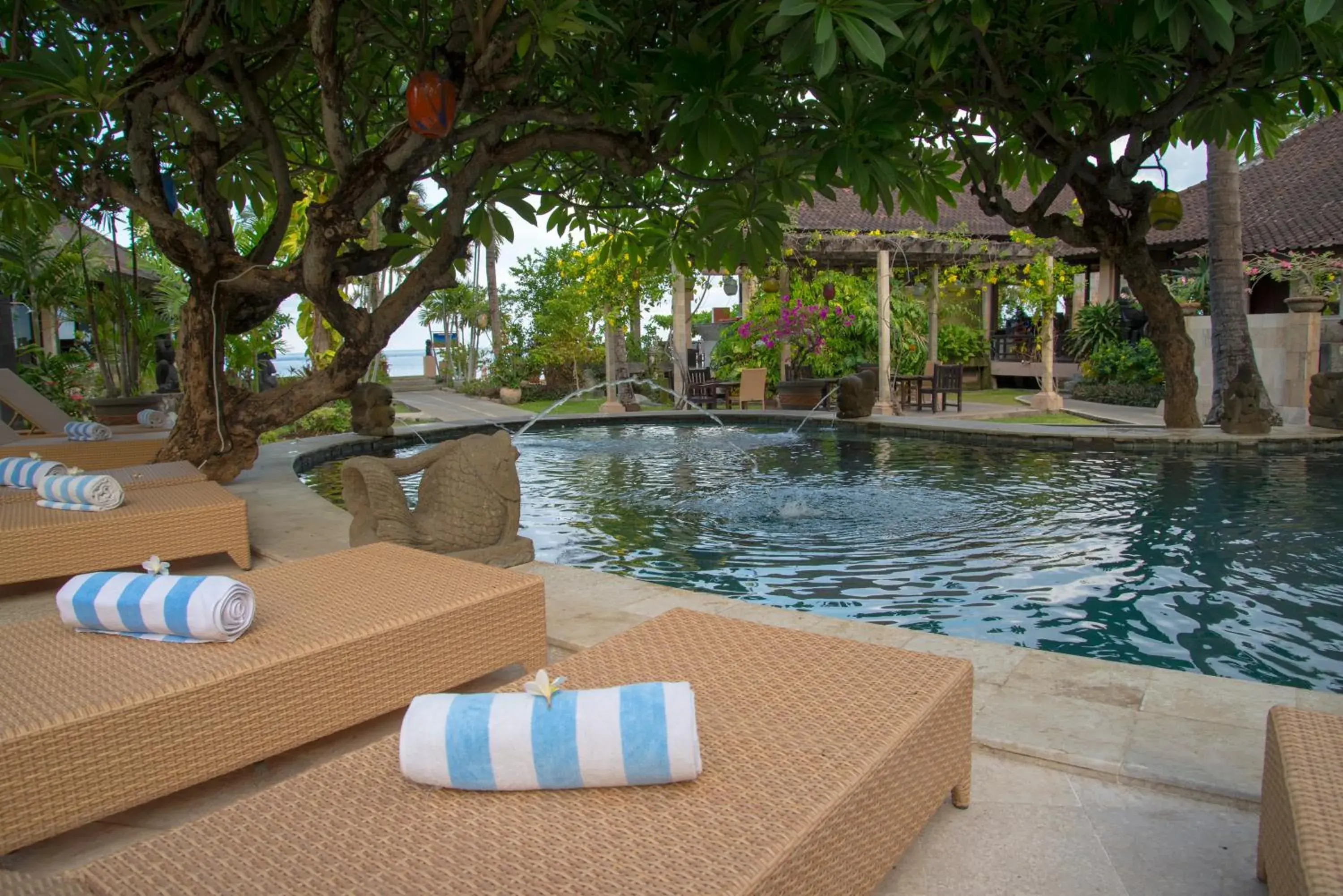 Swimming pool in Hidden Paradise Cottages Swimming pool in Hidden Paradise Cottages