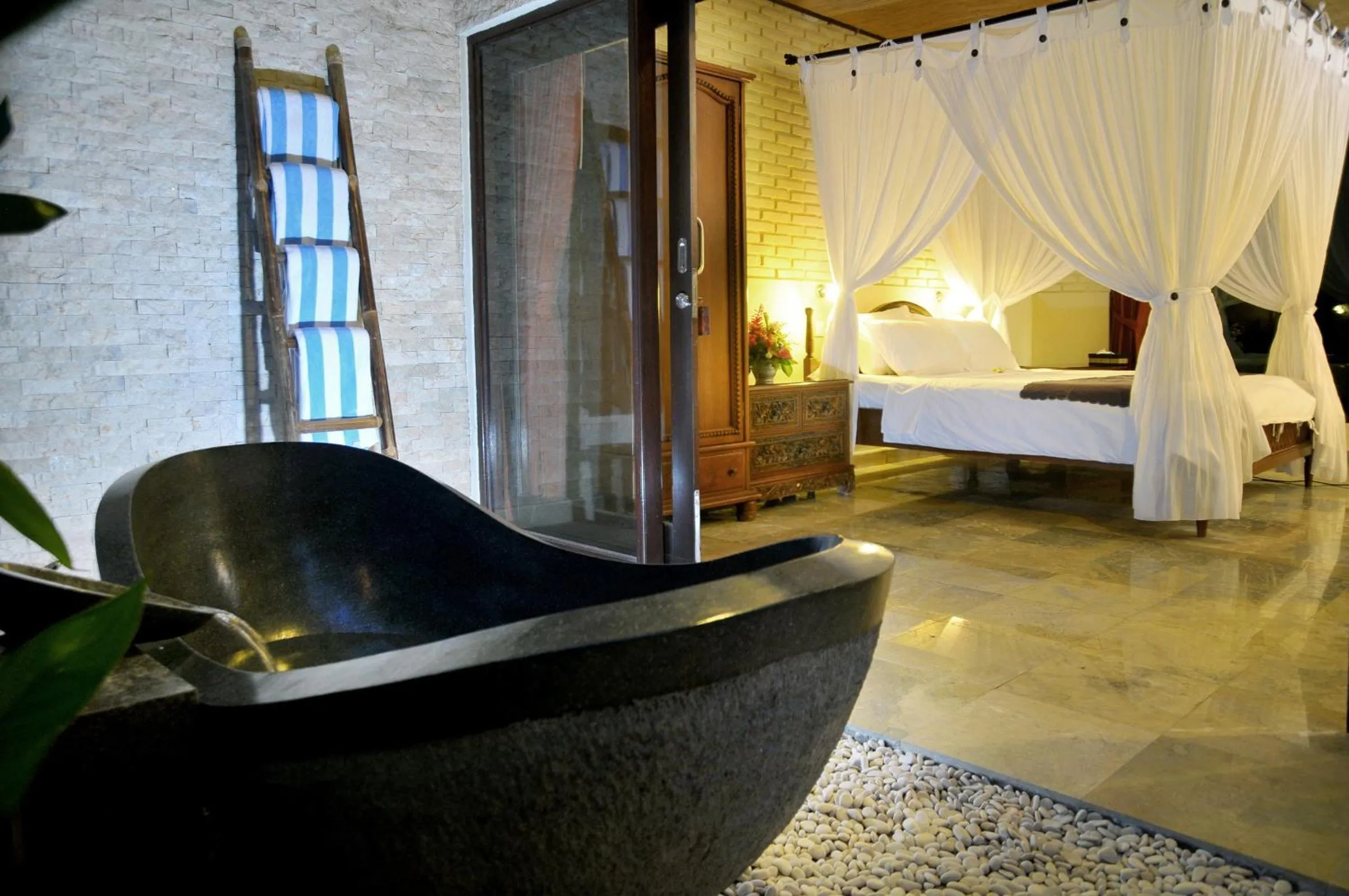 Bedroom, Bed in Hidden Paradise Cottages