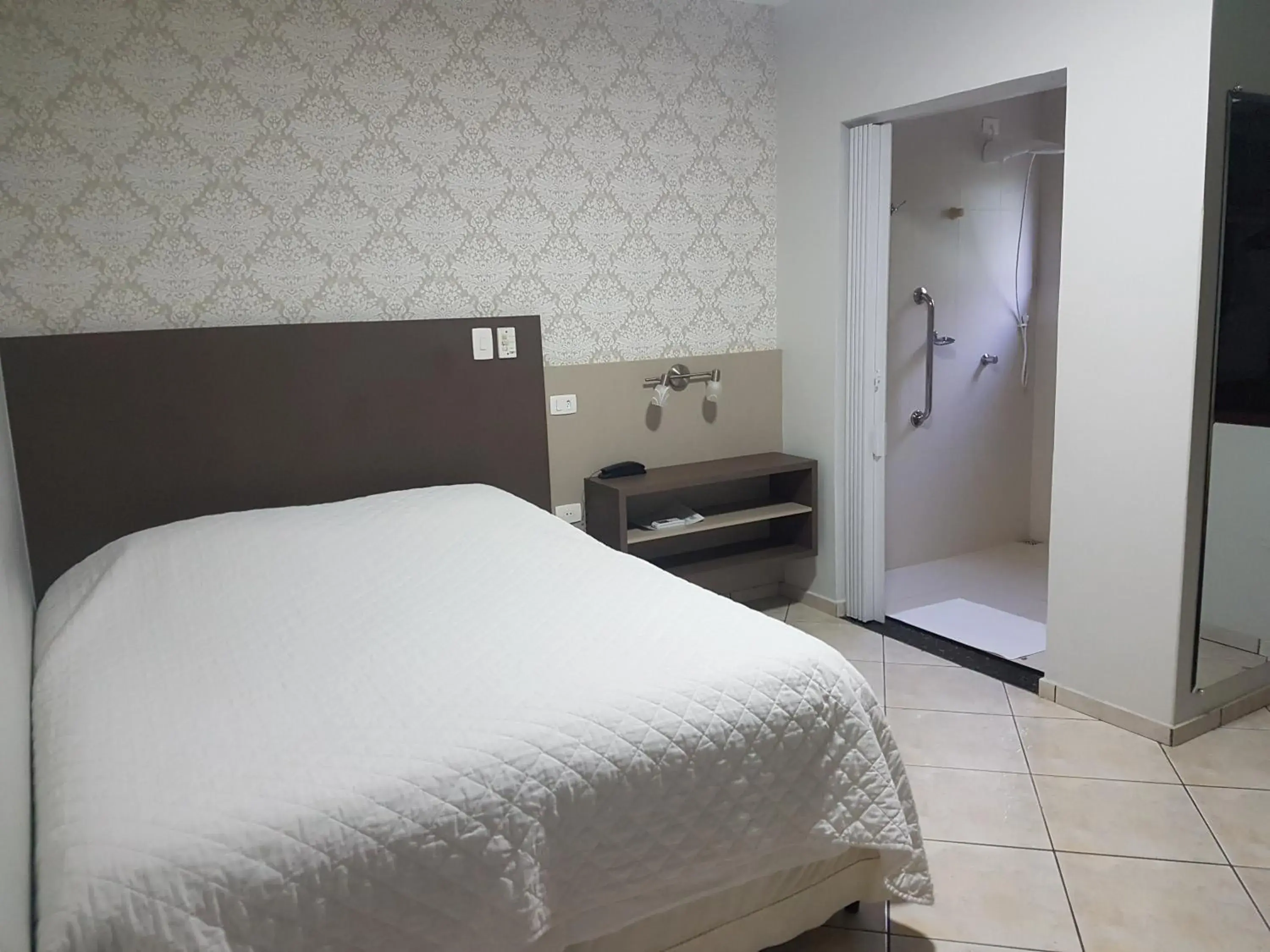 Double Room - single occupancy - Disability Access in Hotel Nevada Double Room - single occupancy - Disability Access in Hotel Nevada