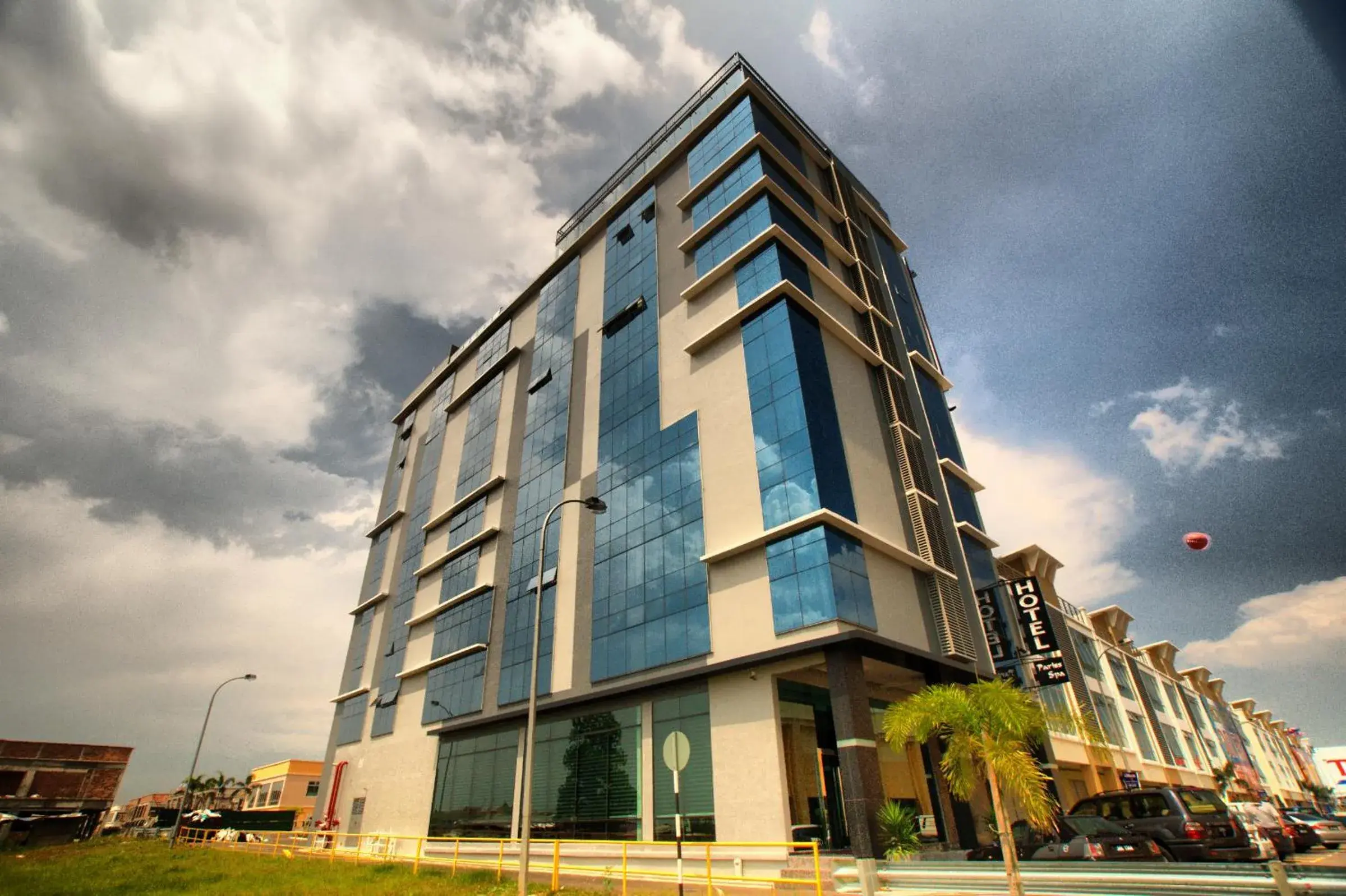 Facade/entrance in Pariss Hotel Facade/entrance in Pariss Hotel