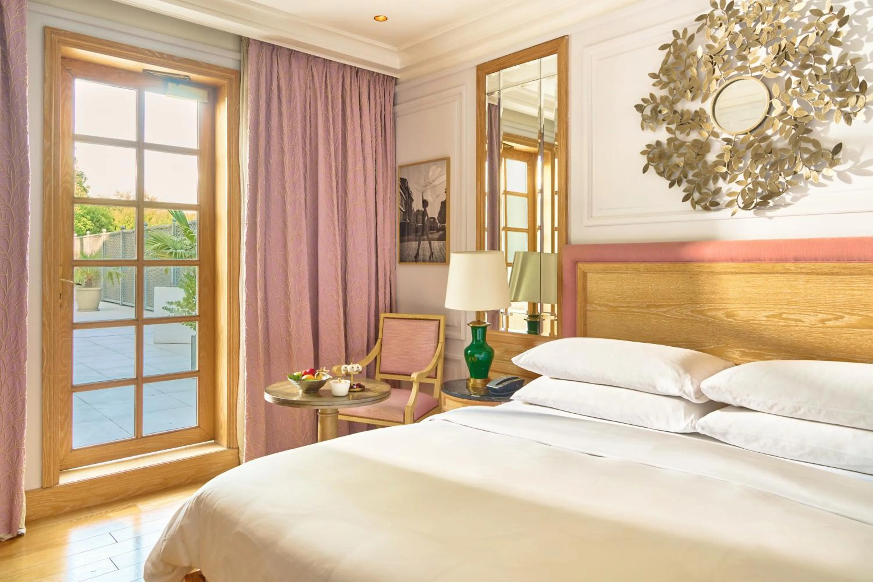 Bed in Palmyard Hotel