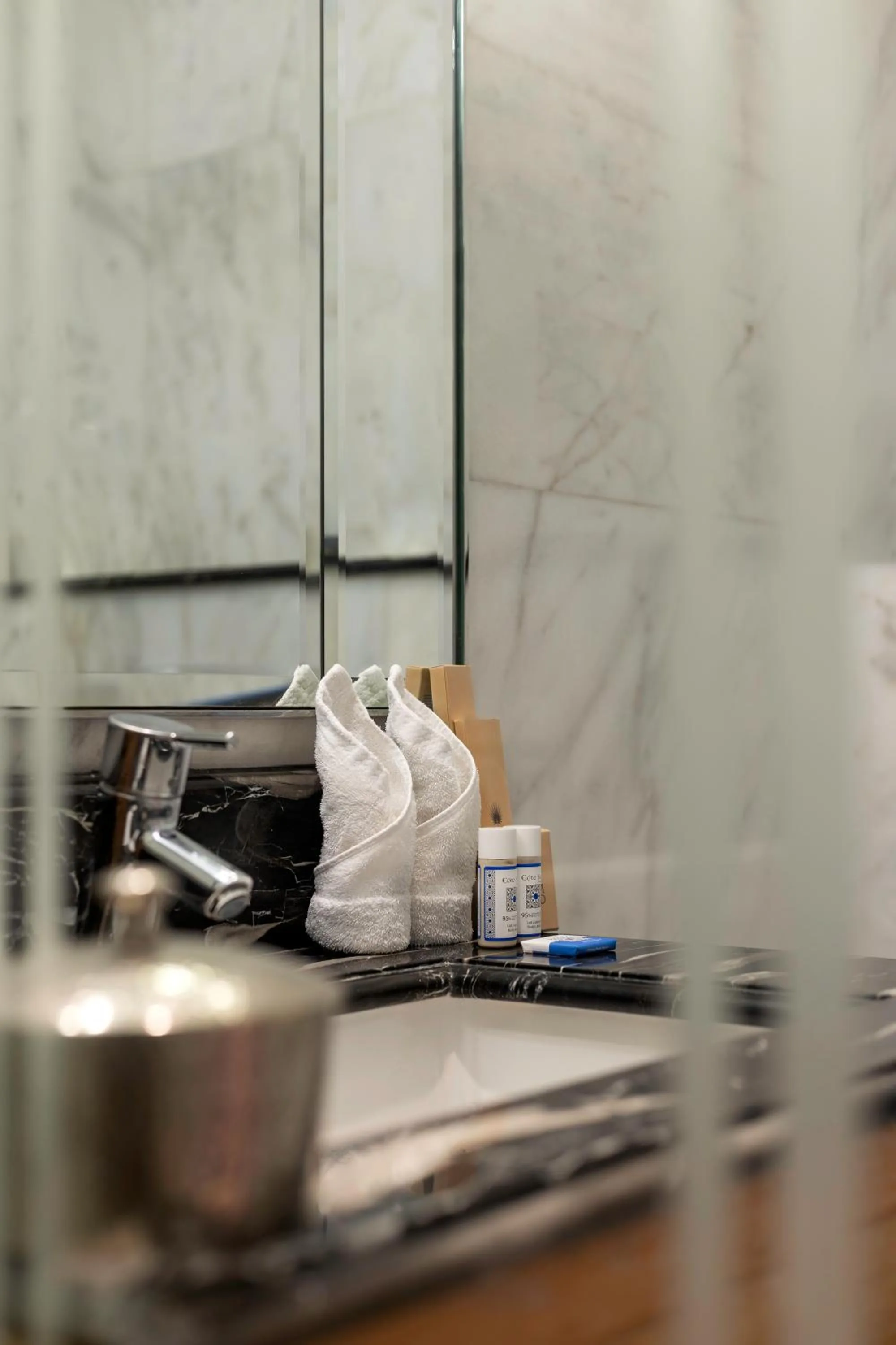 Bathroom in Palmyard Hotel