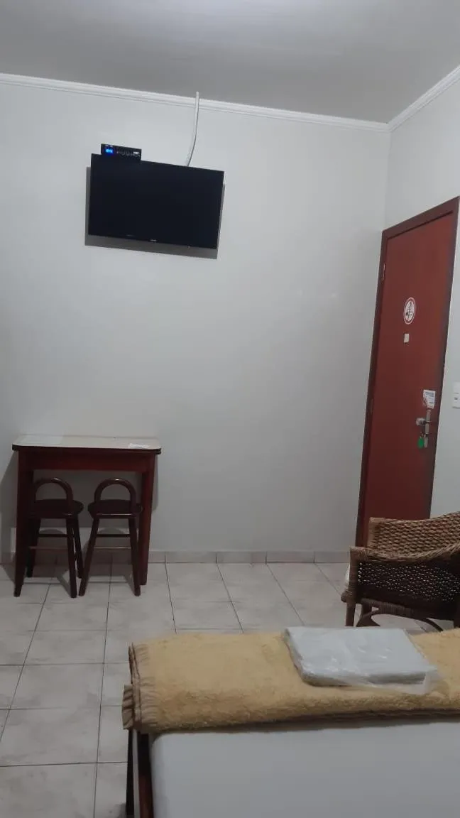 TV and multimedia in Apeninos Suites Basicas