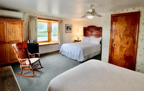 Rose Farm Inn