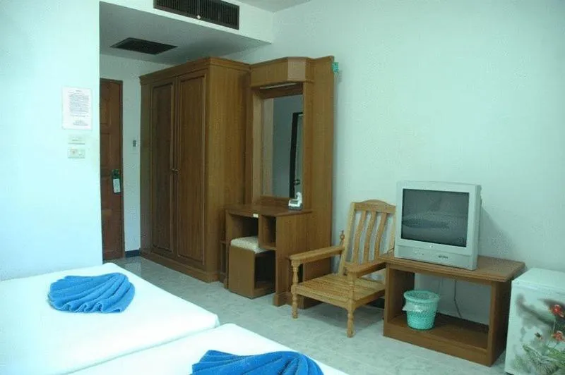 Photo of the whole room in Ocean View Resort