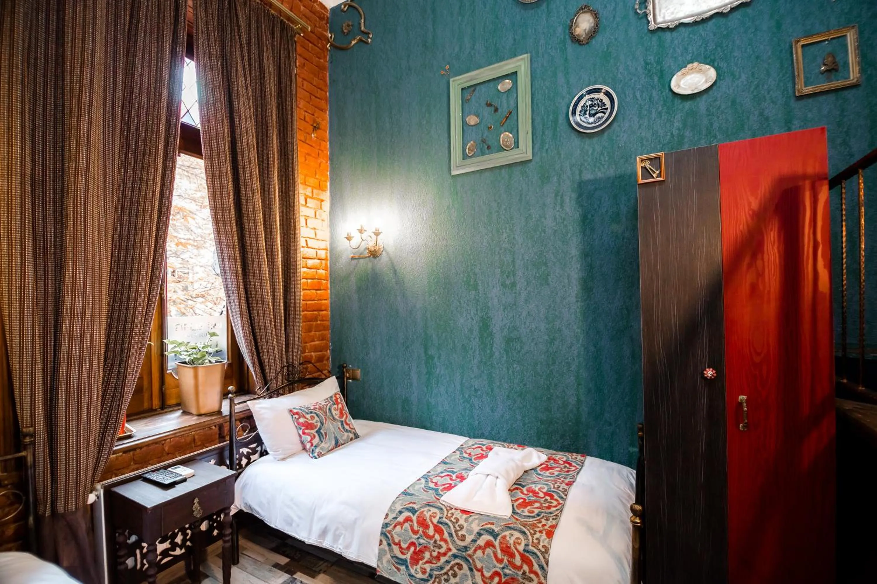 Photo of the whole room, Bed in Tiflis Inn Boutique Hotel