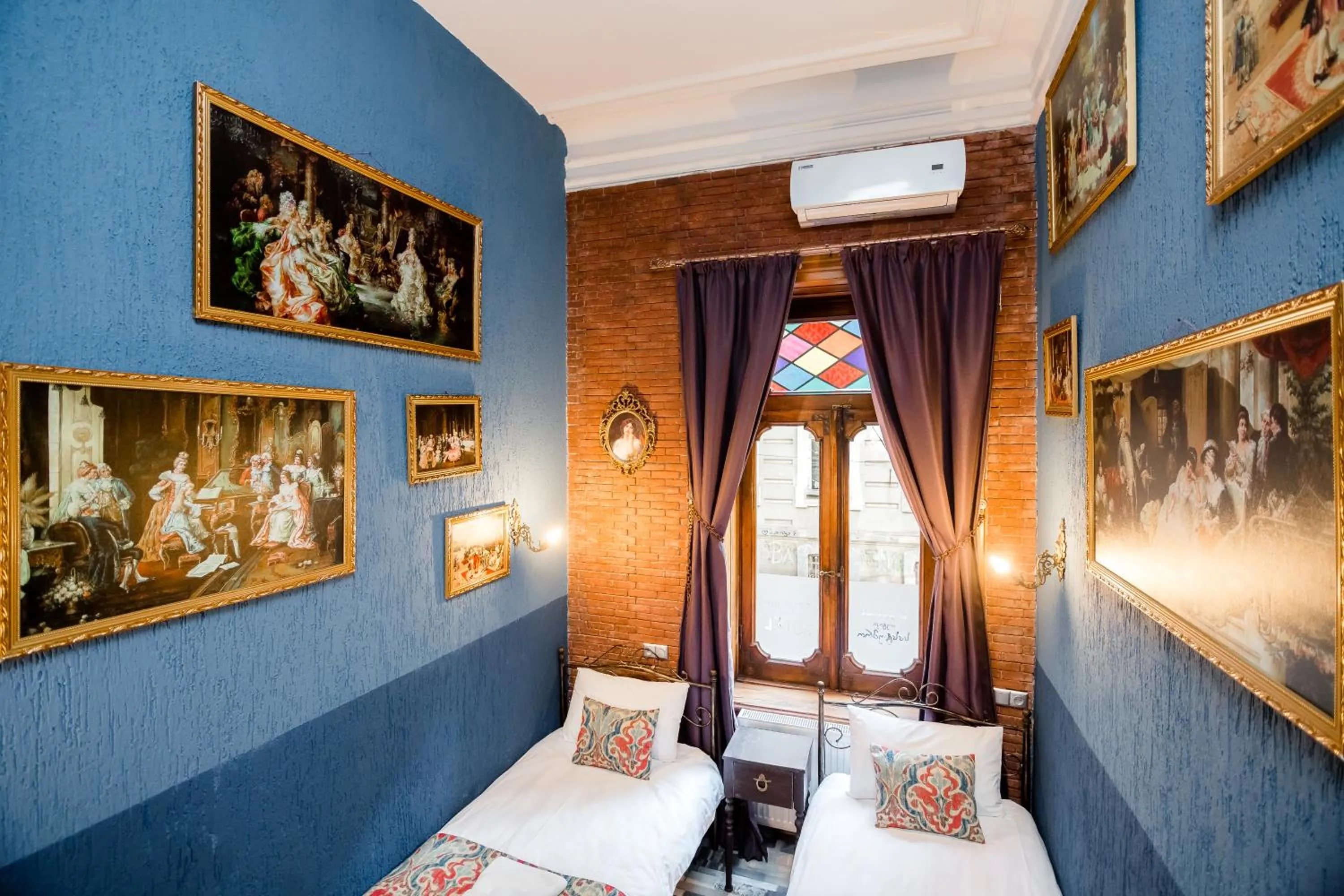 Photo of the whole room, Bed in Tiflis Inn Boutique Hotel