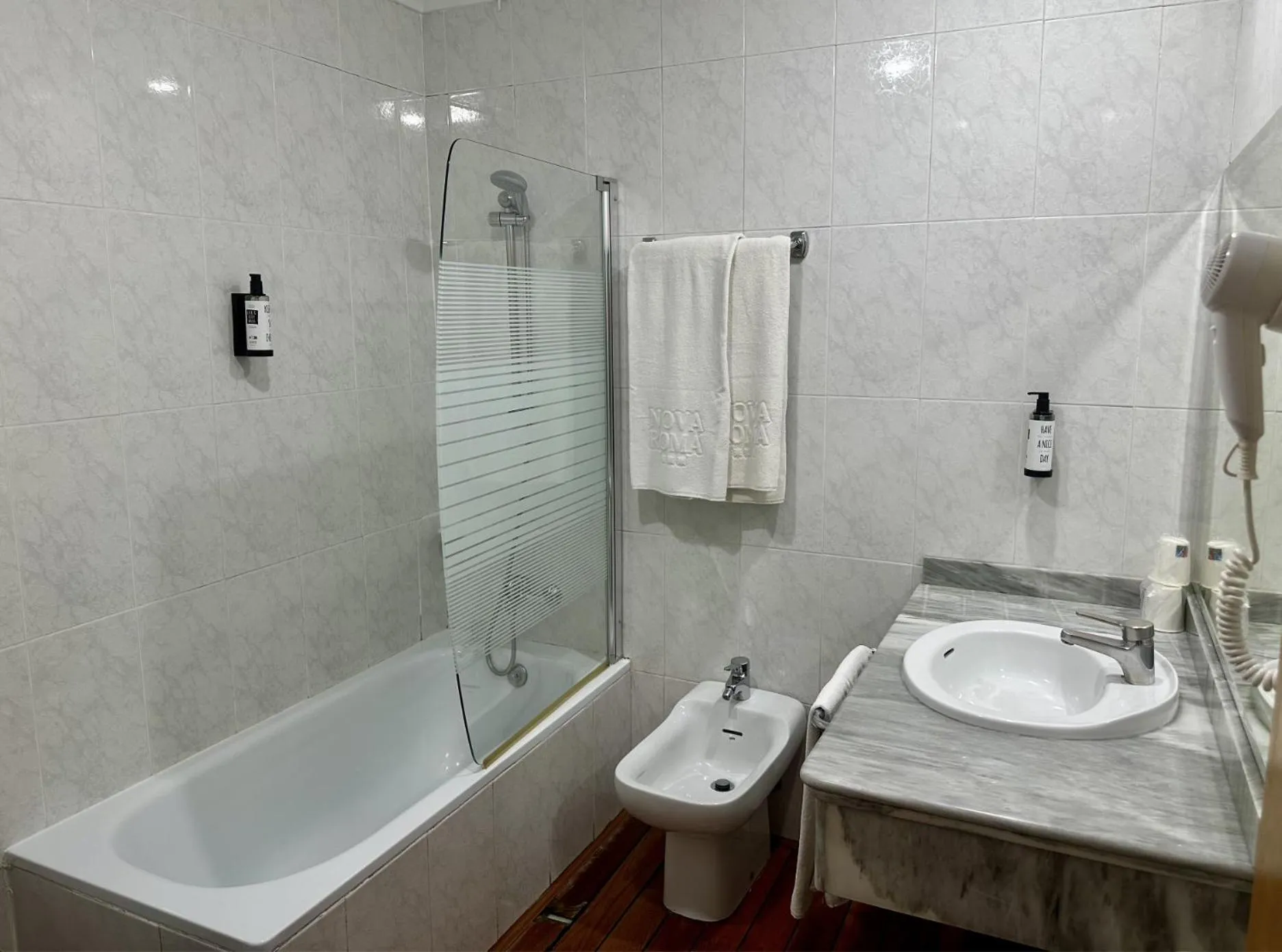 Bathroom in Hotel Nova Roma