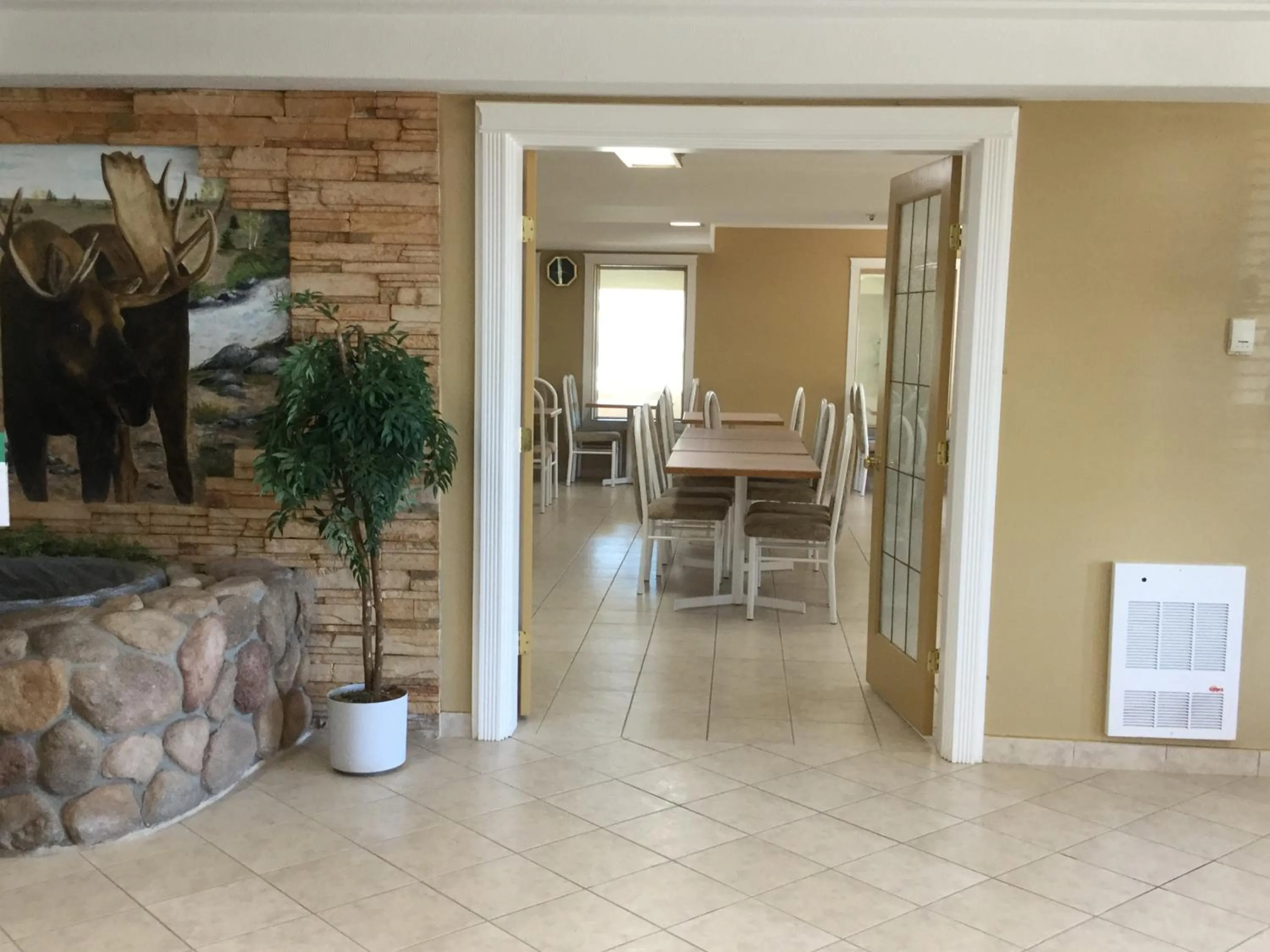 Food and drinks in Western Budget Motel #2 Grande Prairie