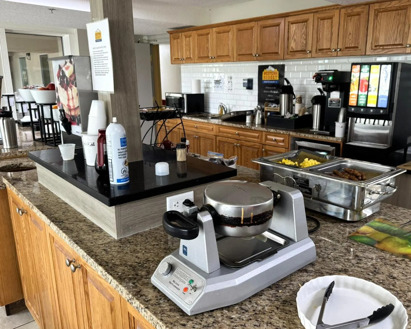 Food and drinks in Western Budget Motel #3 Whitecourt