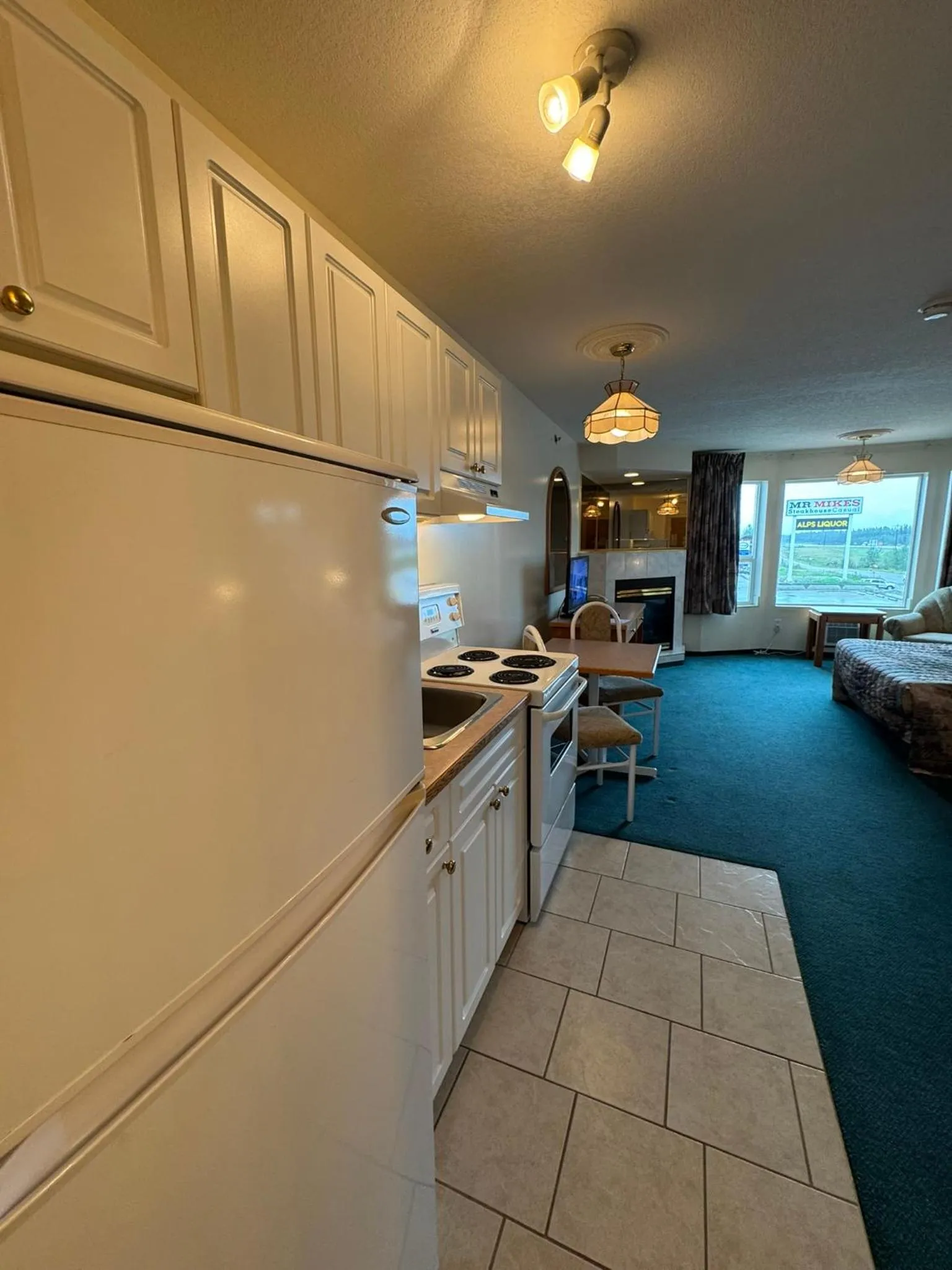 Kitchen or kitchenette in Western Budget Motel #3 Whitecourt