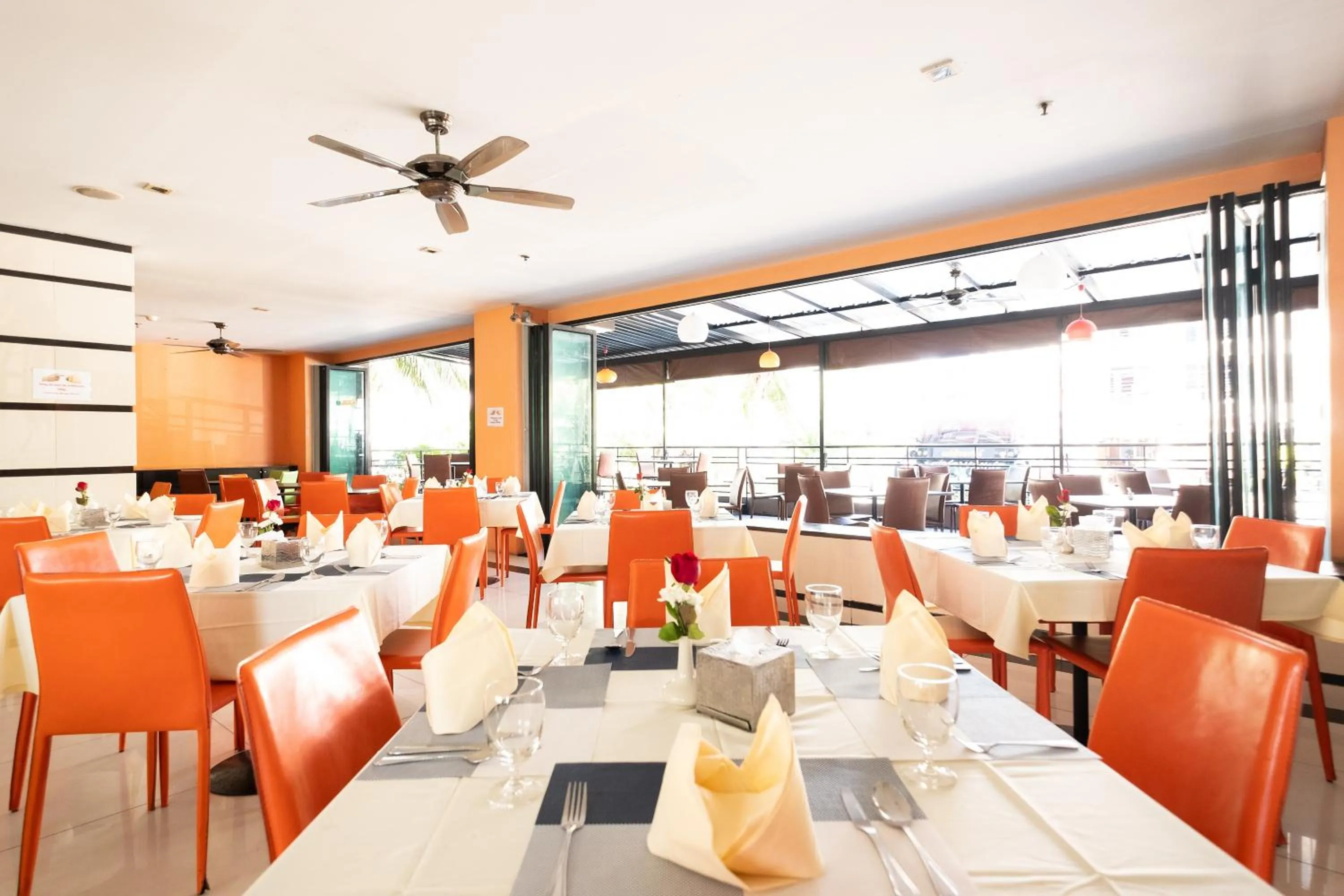 Restaurant/places to eat in Vogue Pattaya Hotel