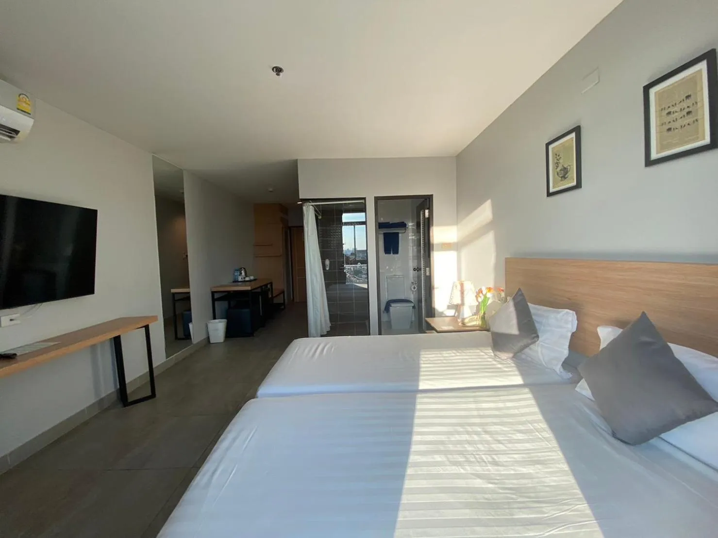 Bed in Vogue Pattaya Hotel