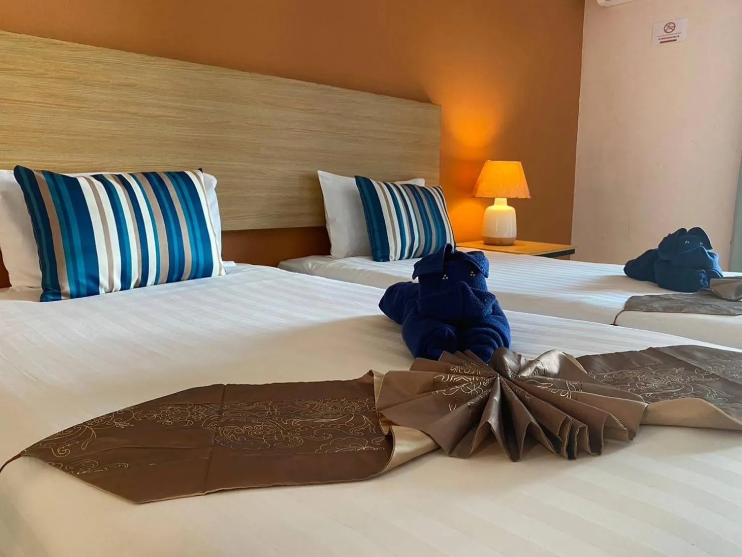 Bed in Vogue Pattaya Hotel