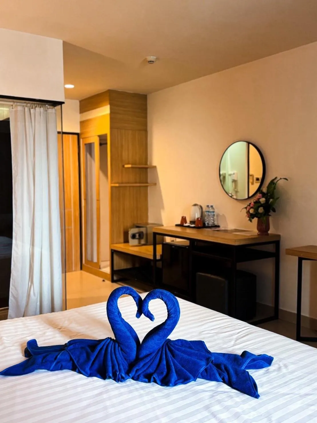 Bed in Vogue Pattaya Hotel