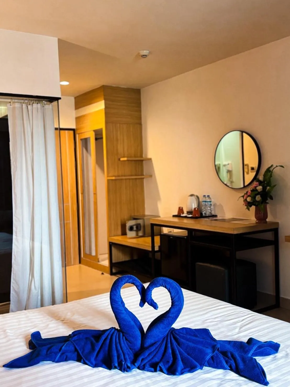 Bed in Vogue Pattaya Hotel