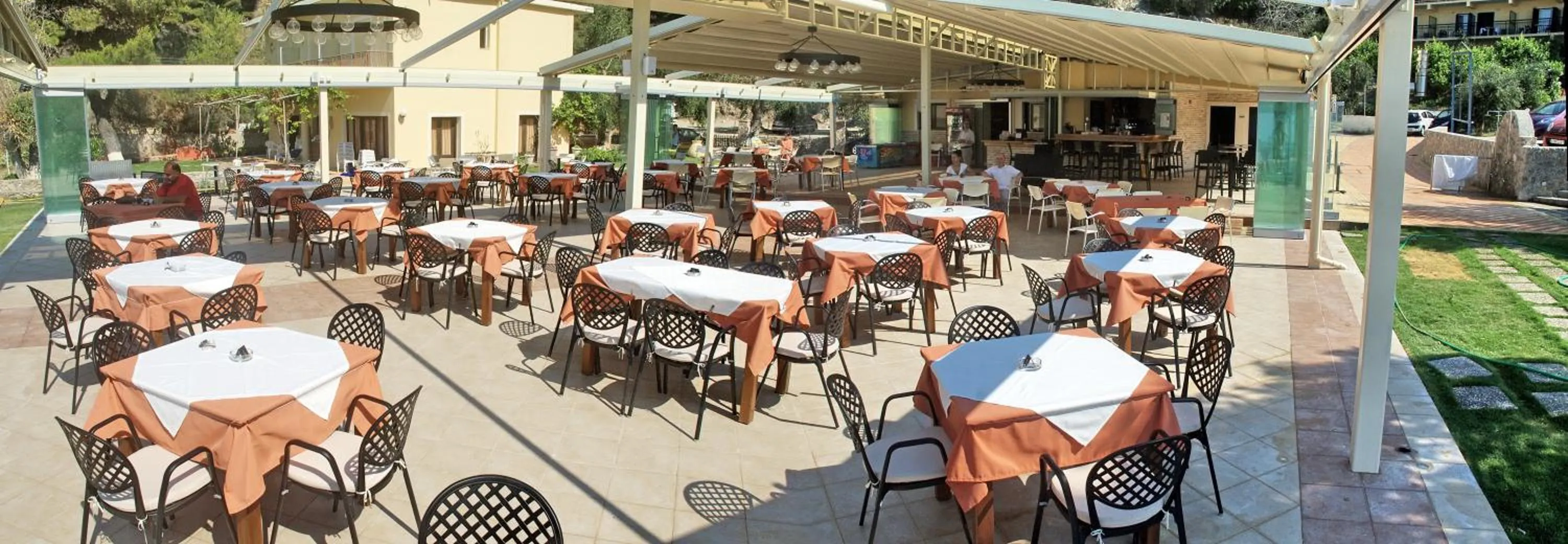 Restaurant/places to eat in Glyfada Beach Hotel
