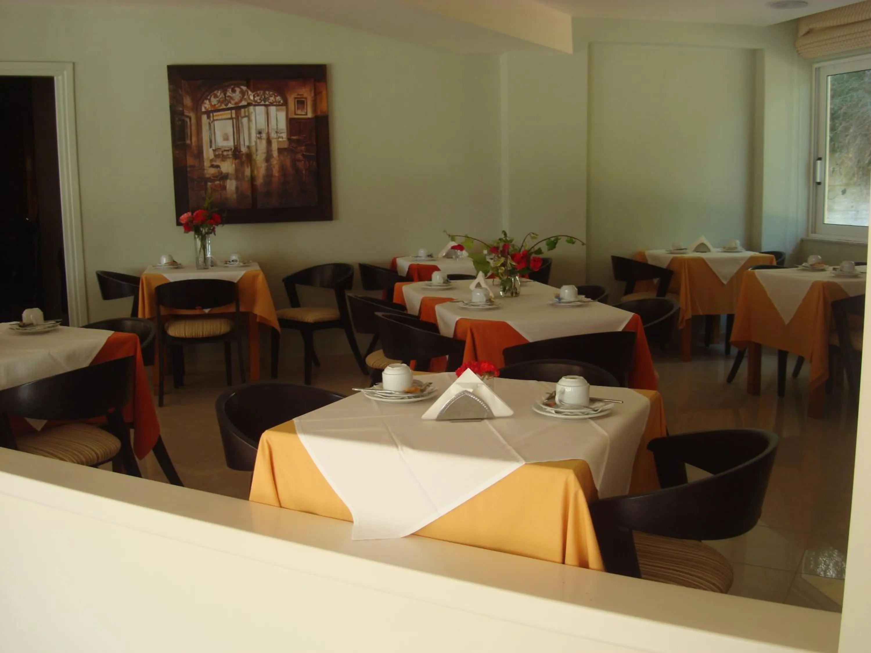 Restaurant/places to eat in Glyfada Beach Hotel