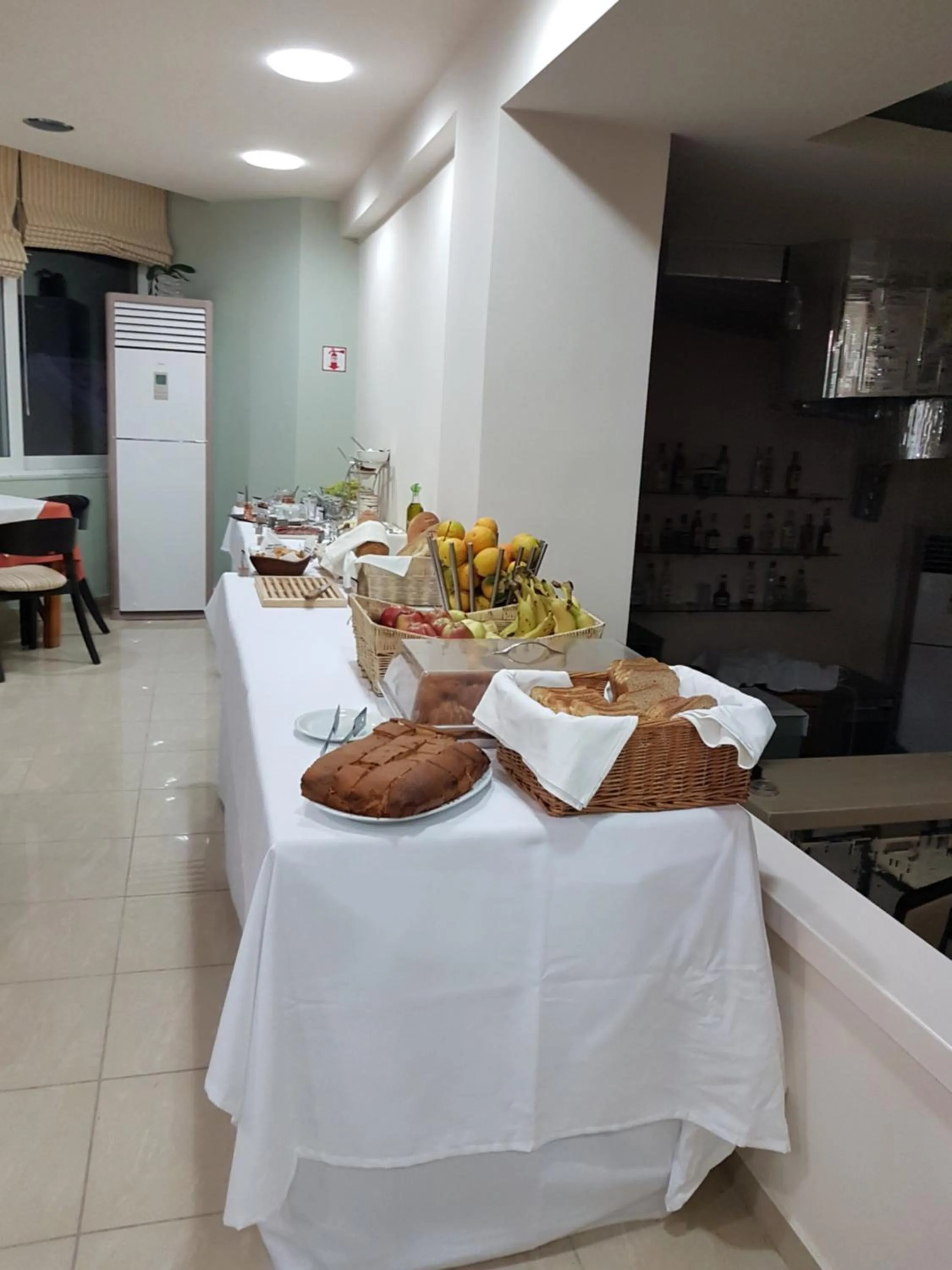 Restaurant/places to eat in Glyfada Beach Hotel