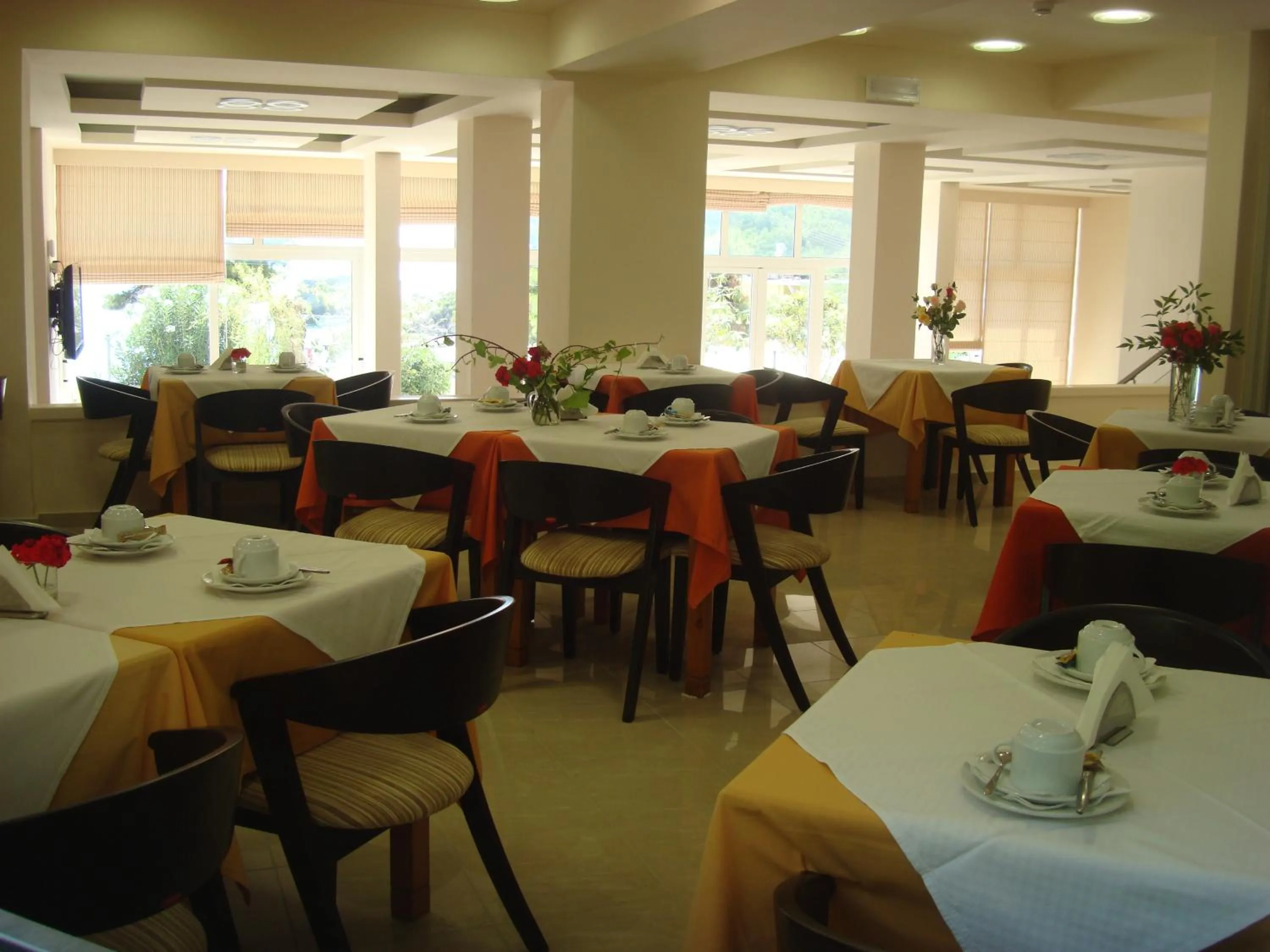 Restaurant/places to eat in Glyfada Beach Hotel