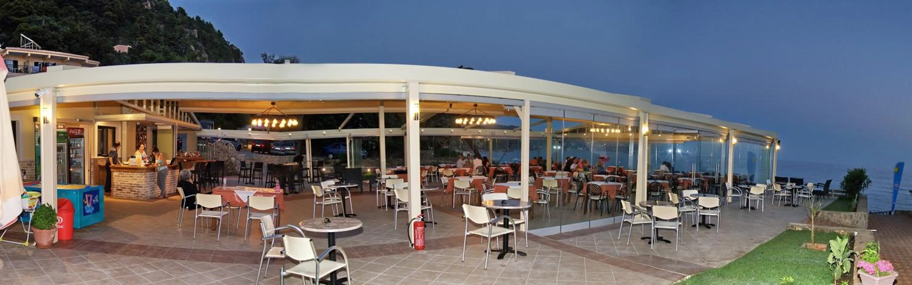 Restaurant/places to eat in Glyfada Beach Hotel