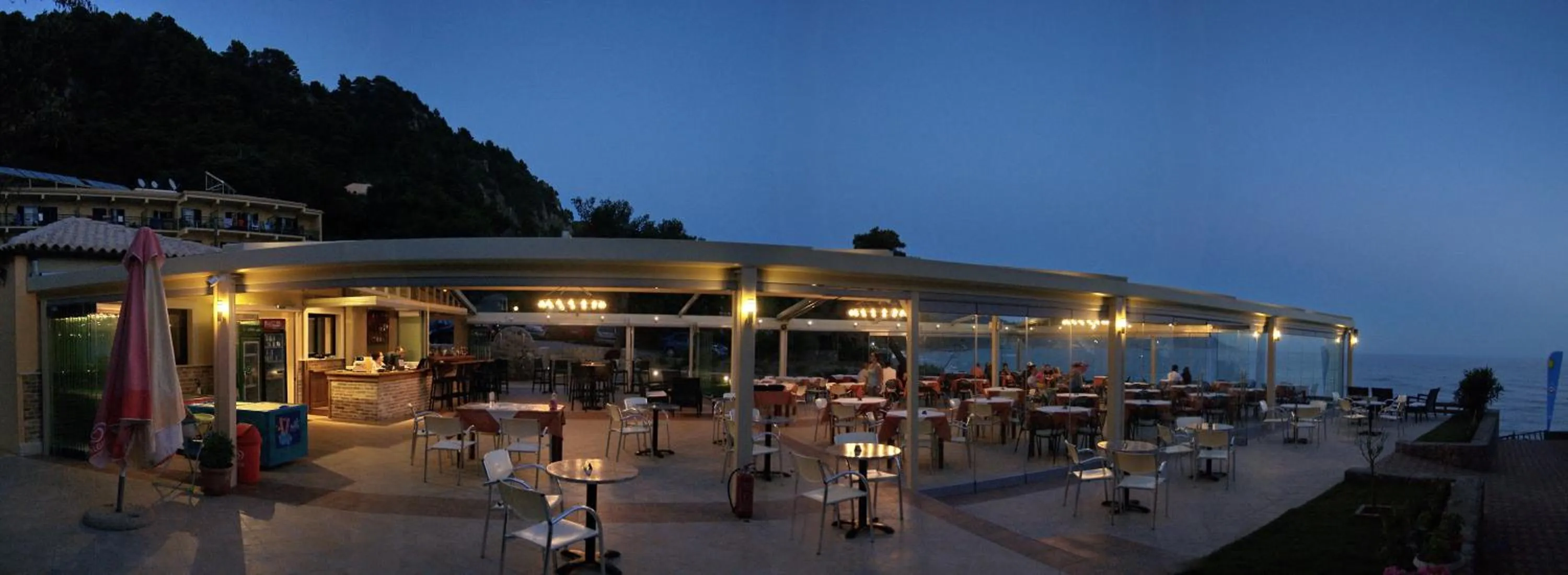 Restaurant/places to eat in Glyfada Beach Hotel