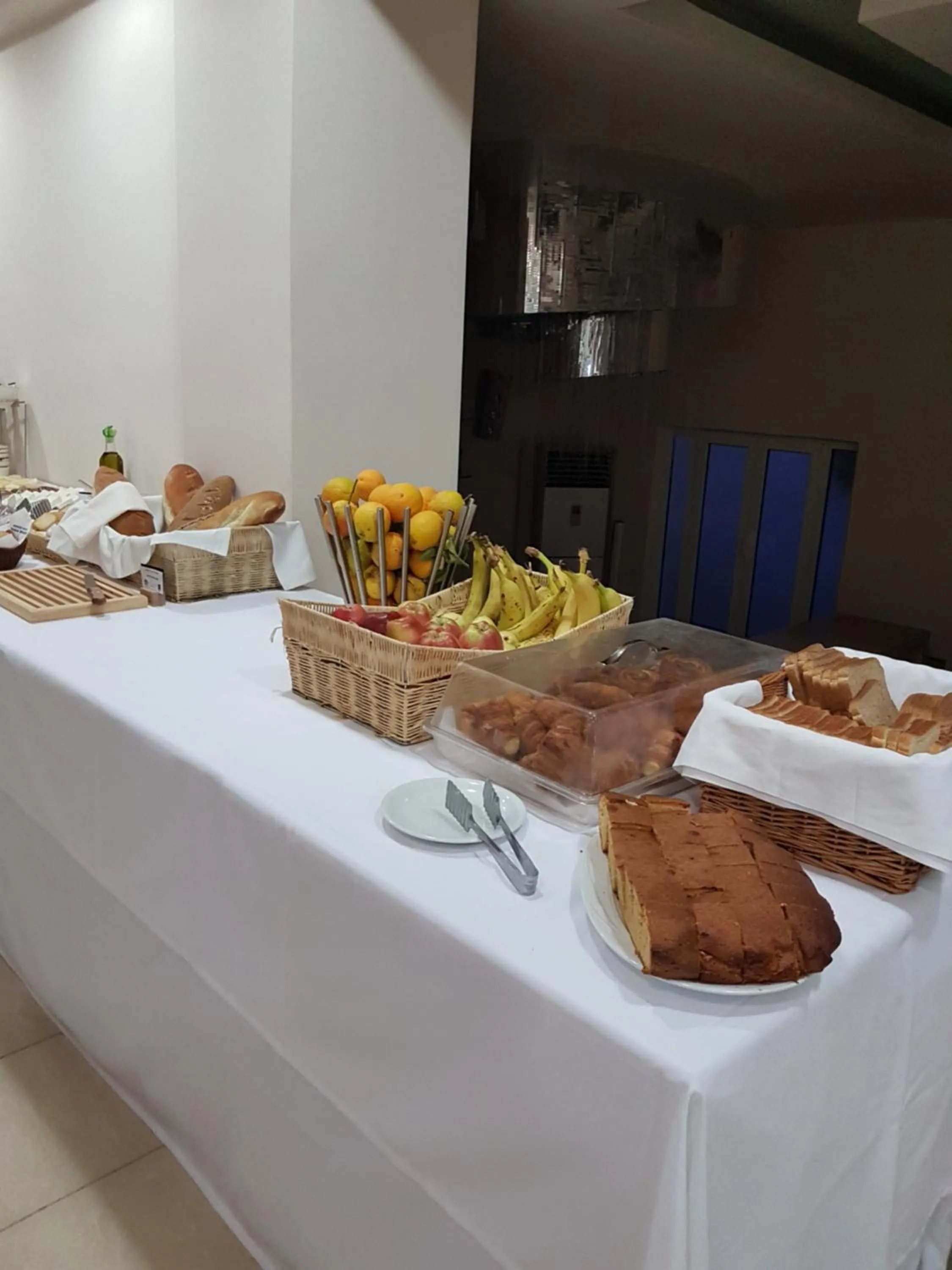 Restaurant/places to eat in Glyfada Beach Hotel