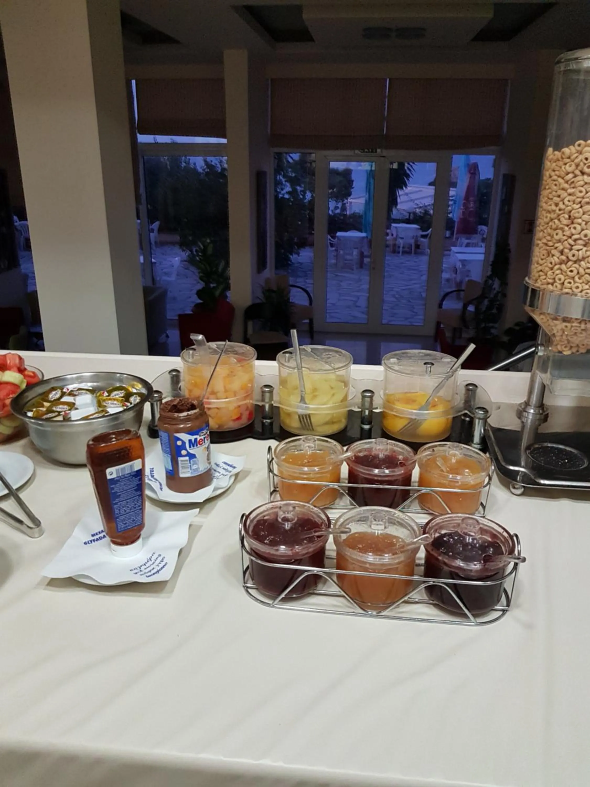 Restaurant/places to eat in Glyfada Beach Hotel