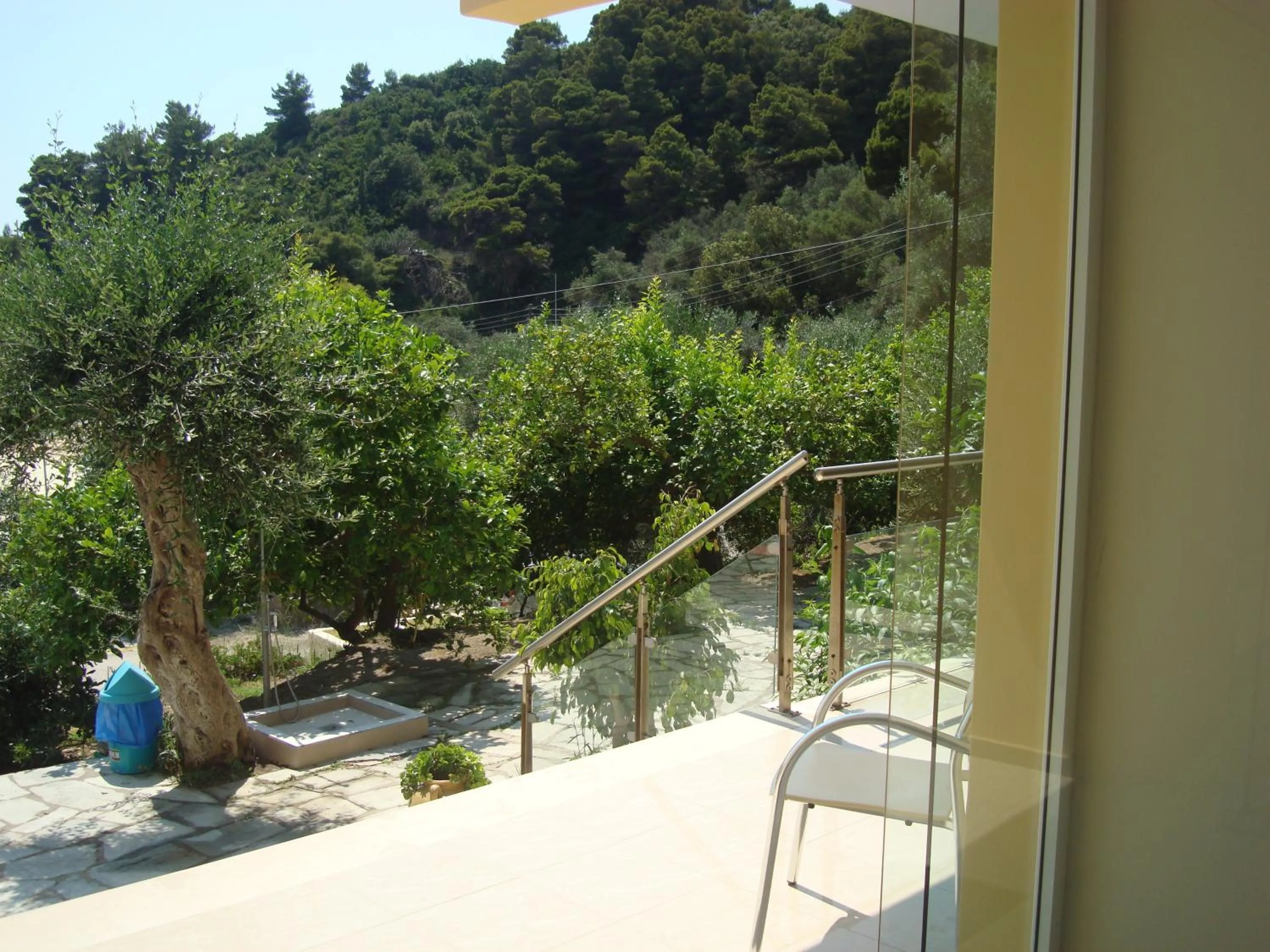 Area and facilities in Glyfada Beach Hotel