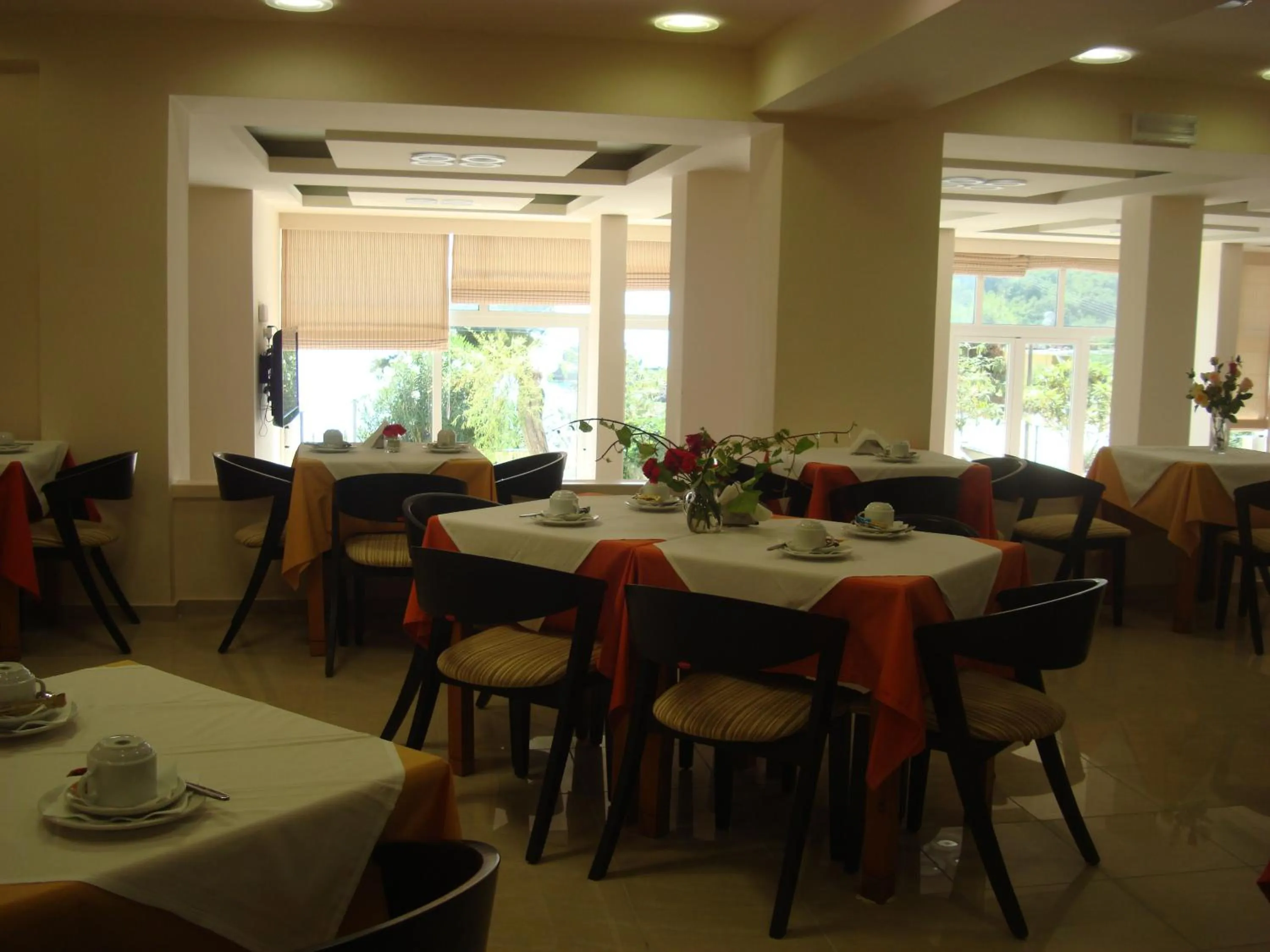 Restaurant/places to eat in Glyfada Beach Hotel