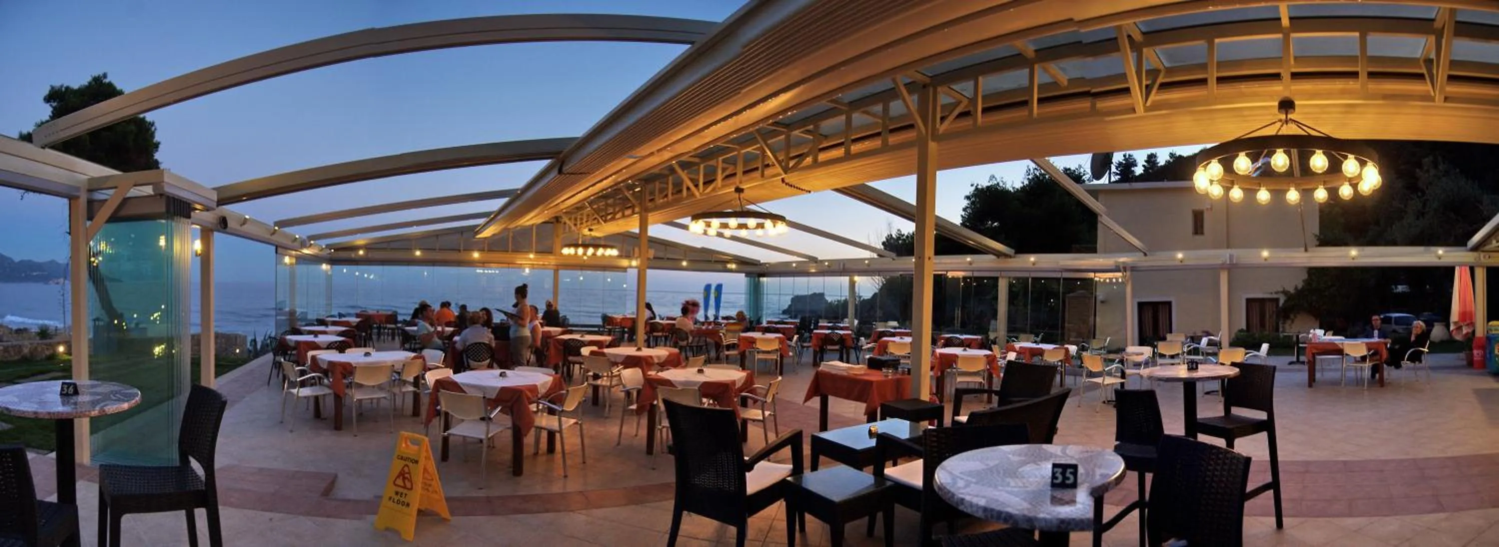 Restaurant/places to eat in Glyfada Beach Hotel