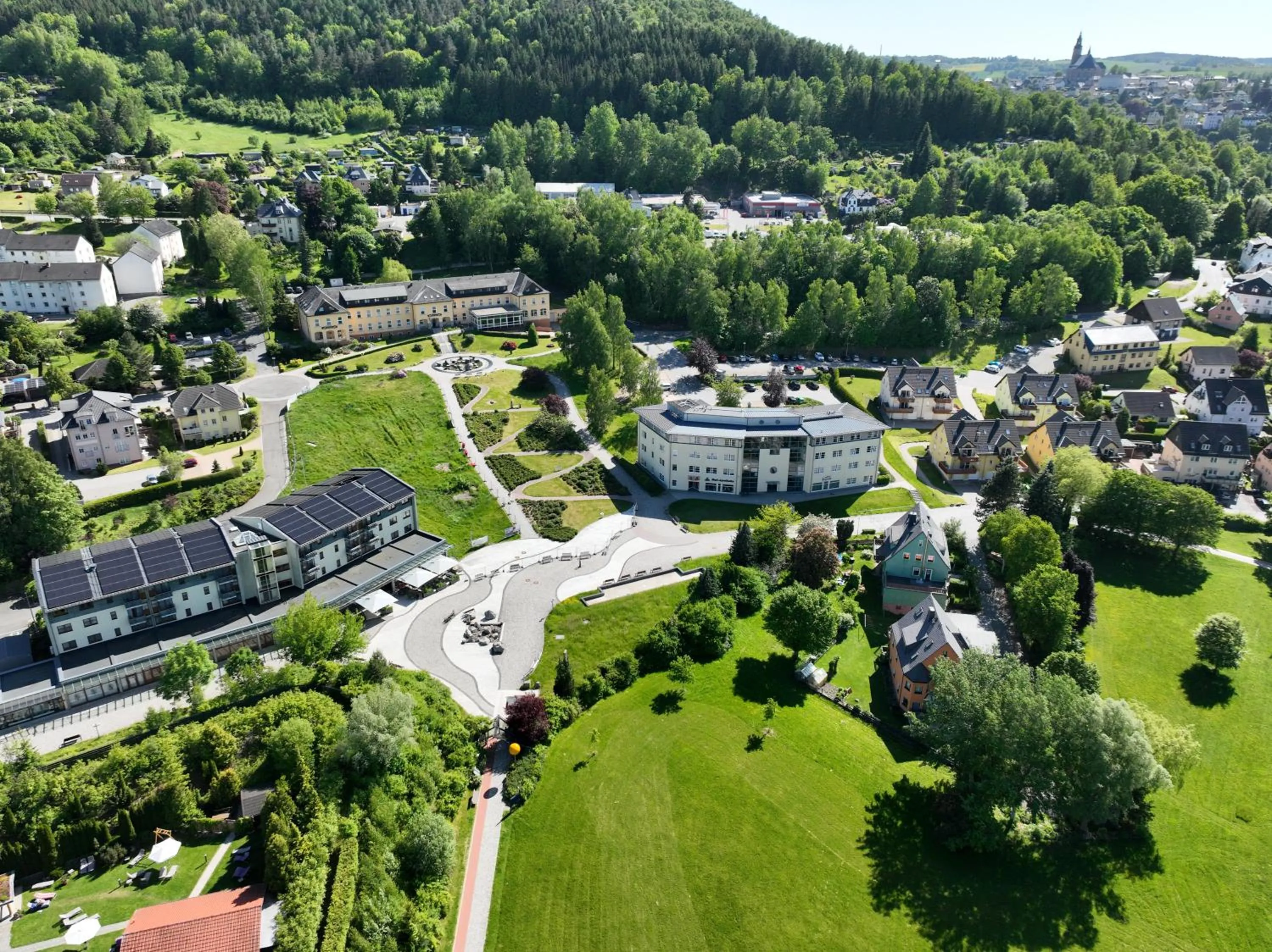 Bird's eye view in Hotel Am Kurhaus mit erstem Ayurveda Center Sachsens - direkt am Gesundheitsbad ACTINON & Kurpark