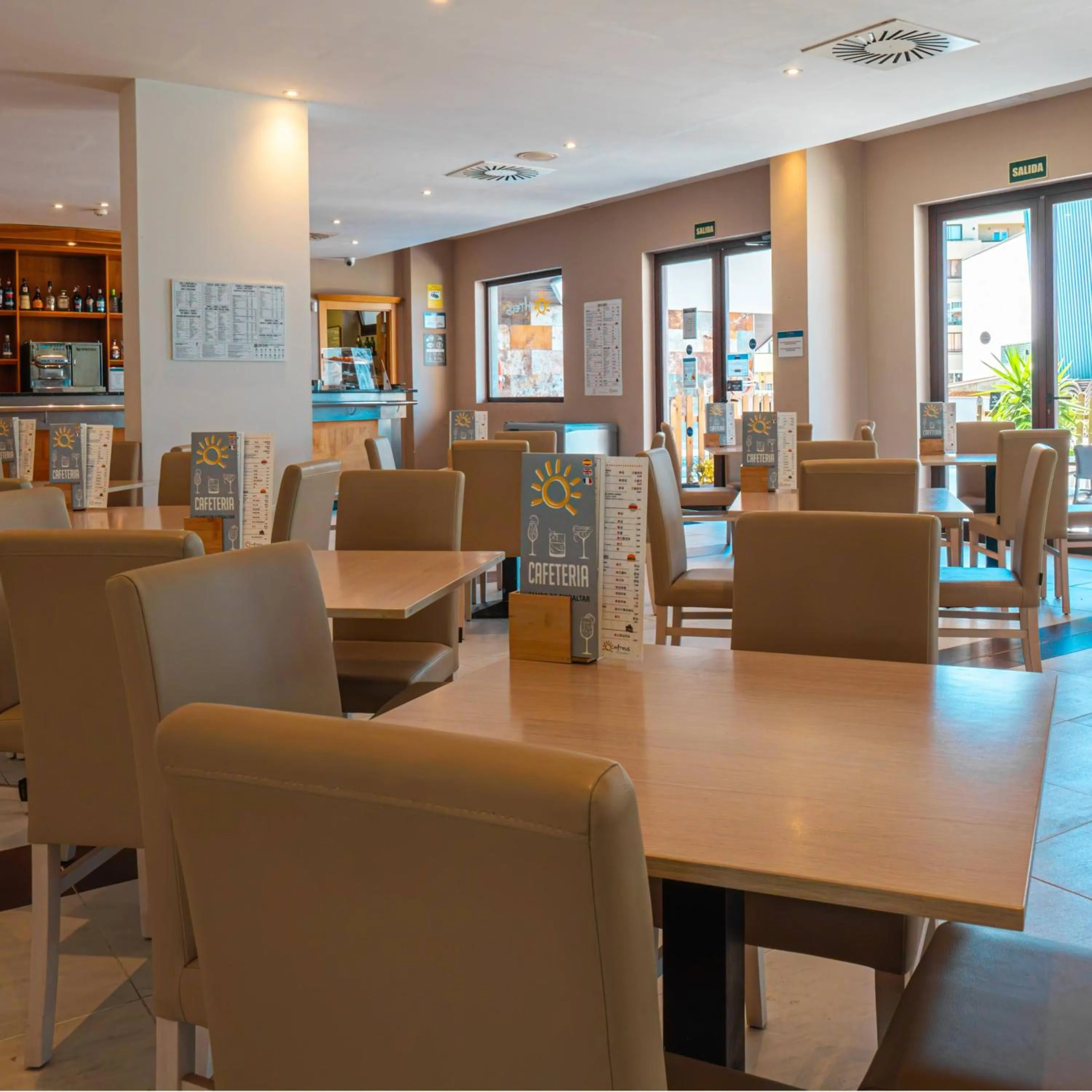 Lounge or bar in Ohtels Campo De Gibraltar