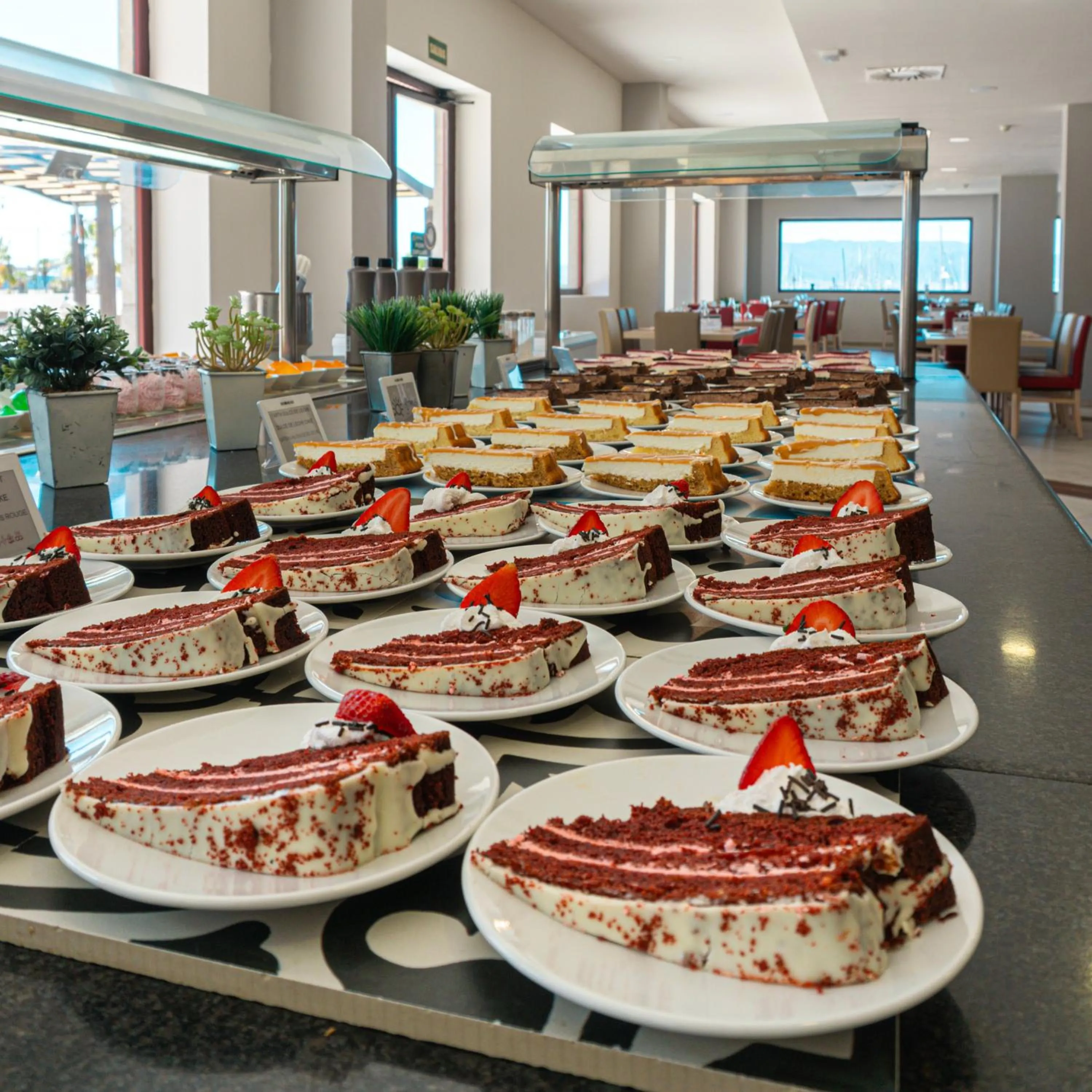 Restaurant/places to eat in Ohtels Campo De Gibraltar