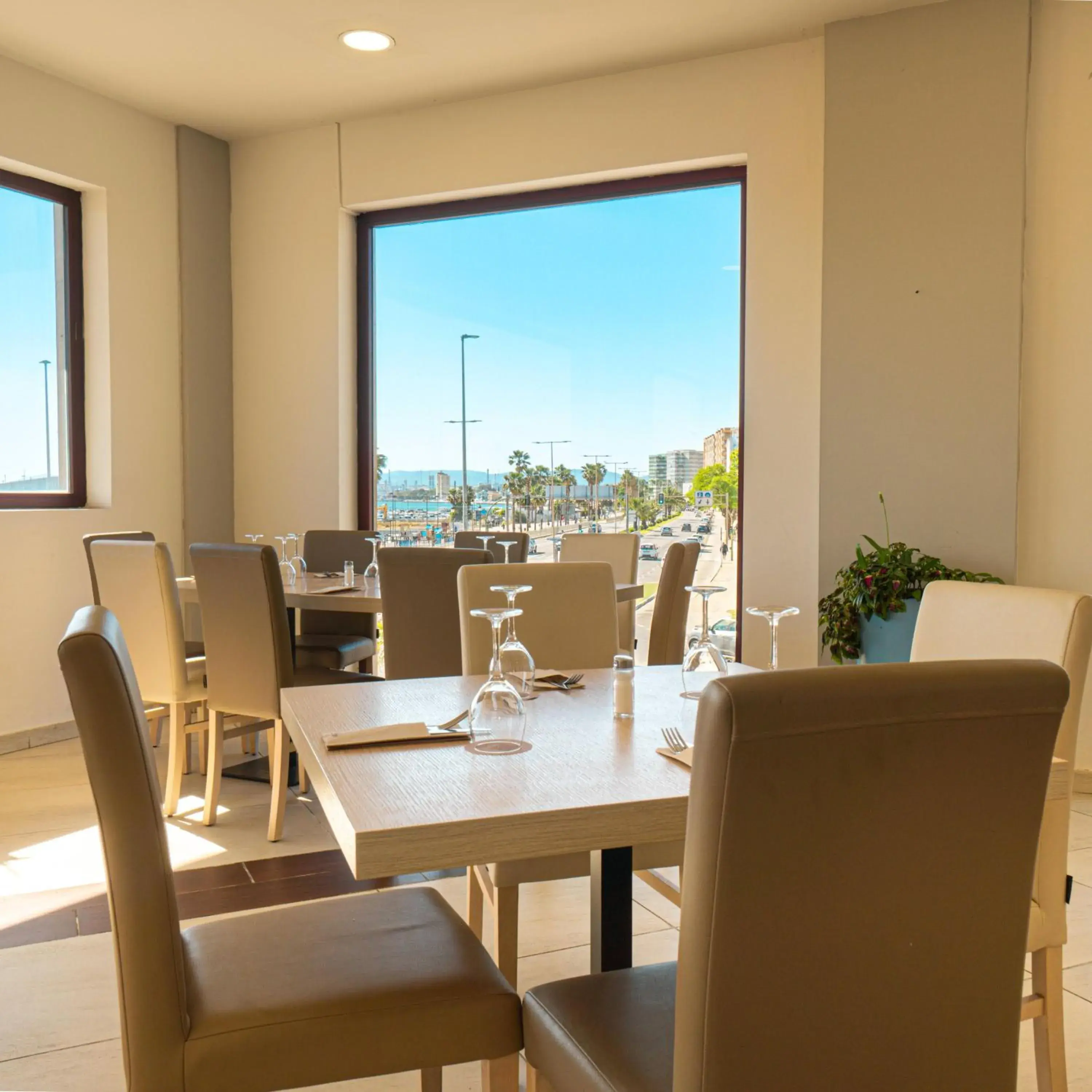 Restaurant/places to eat in Ohtels Campo De Gibraltar Restaurant/places to eat in Ohtels Campo De Gibraltar