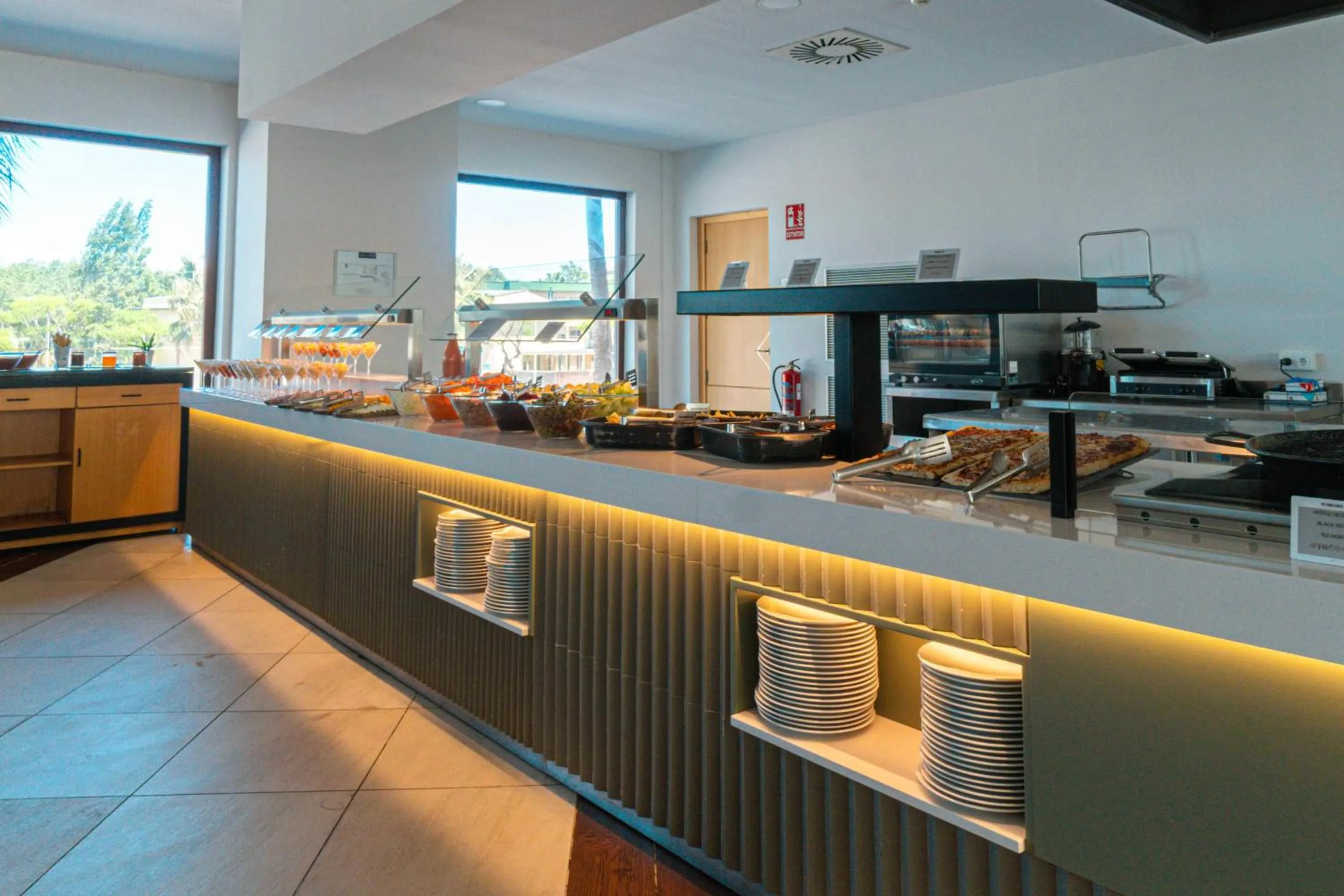 Restaurant/places to eat in Ohtels Campo De Gibraltar