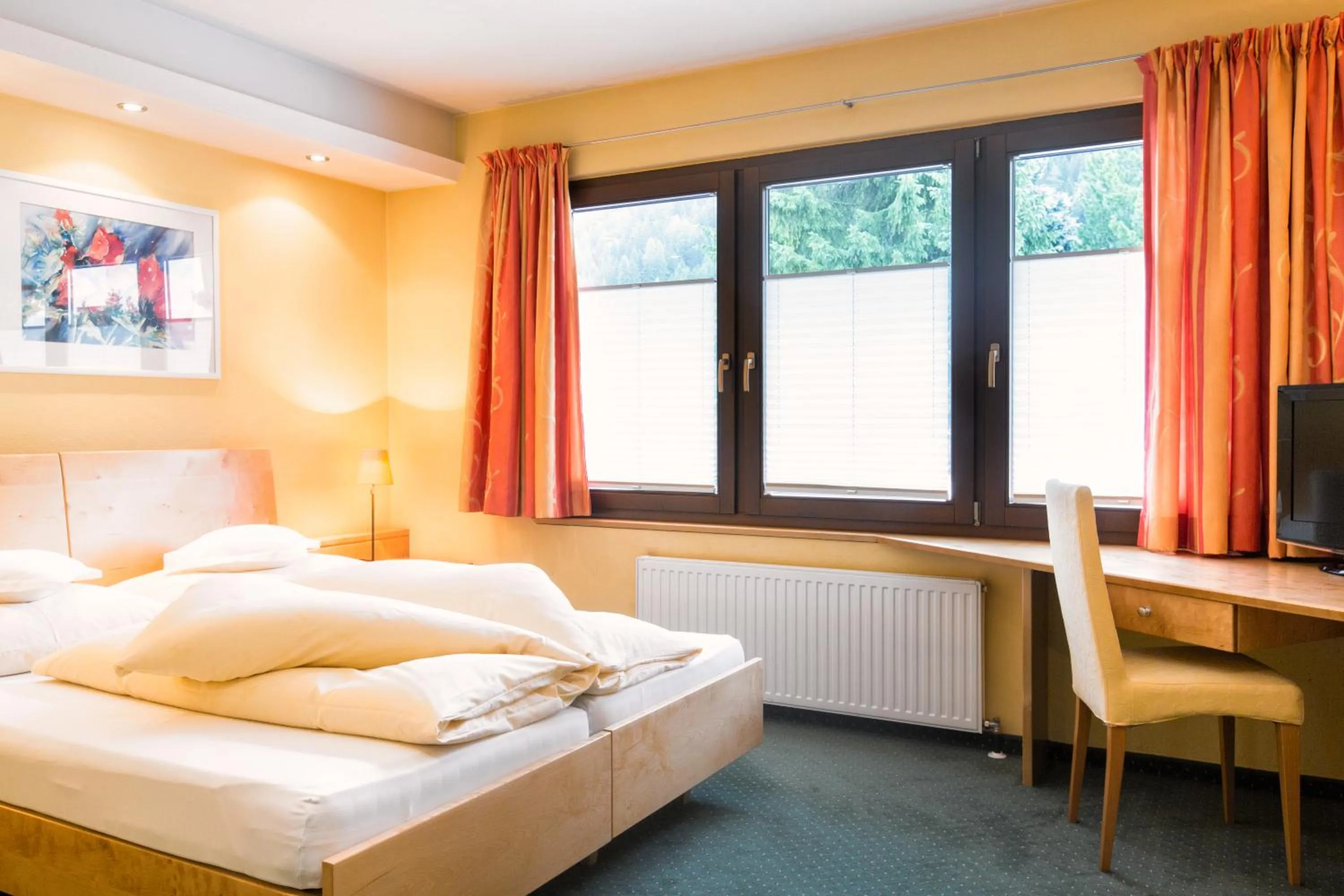 Photo of the whole room, Bed in Rosa Canina Superior