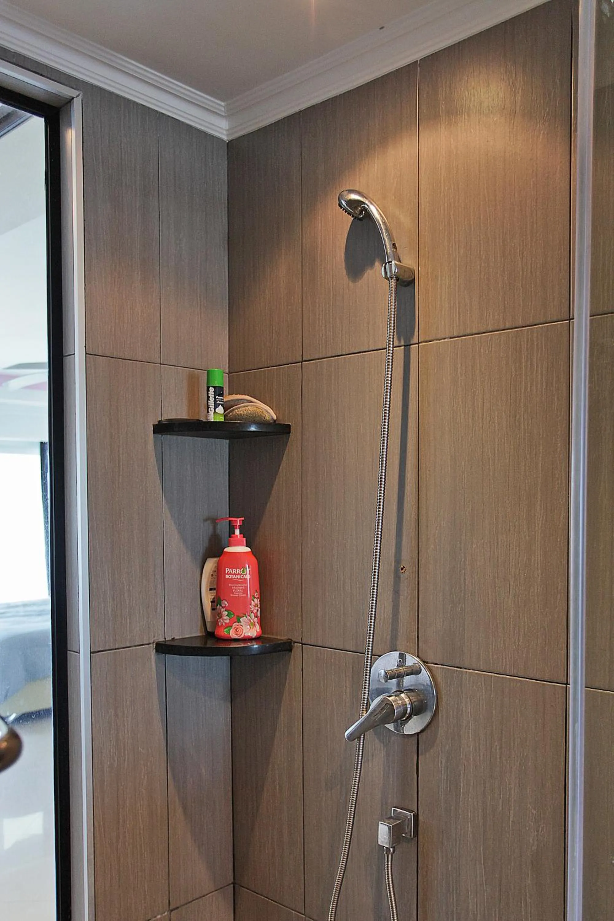 Shower in View Talay 6 Central Condo