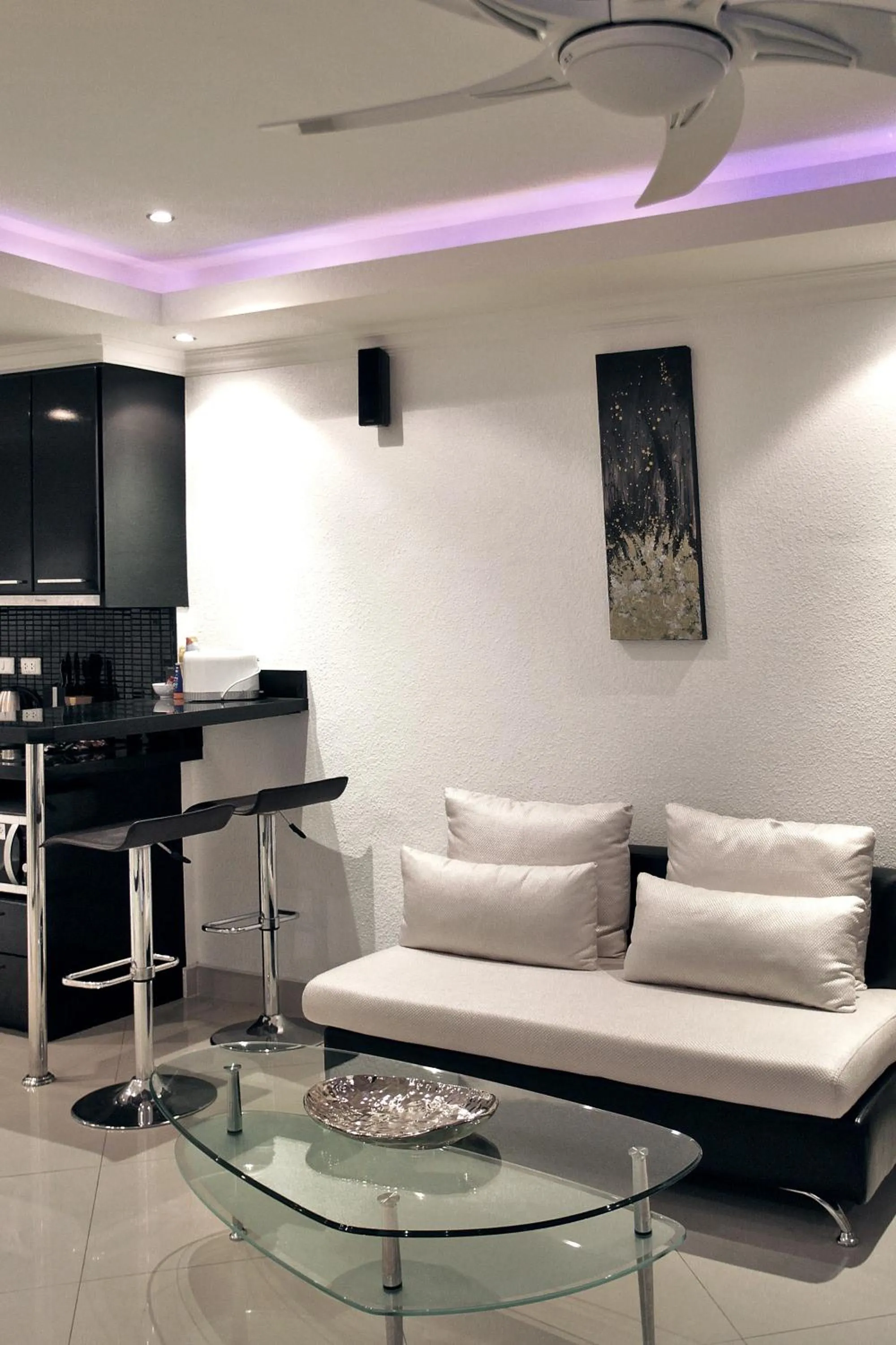 Seating area in View Talay 6 Central Condo