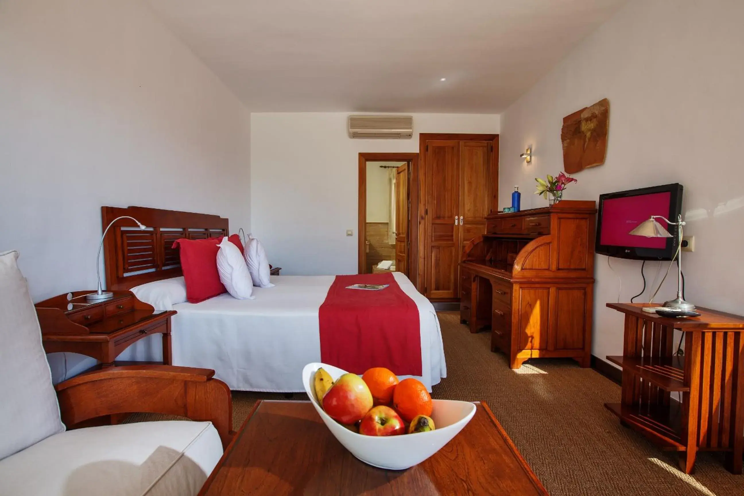 Double Room with Hydromassage Bath. in Boutique Hotel El Tio Kiko Double Room with Hydromassage Bath. in Boutique Hotel El Tio Kiko