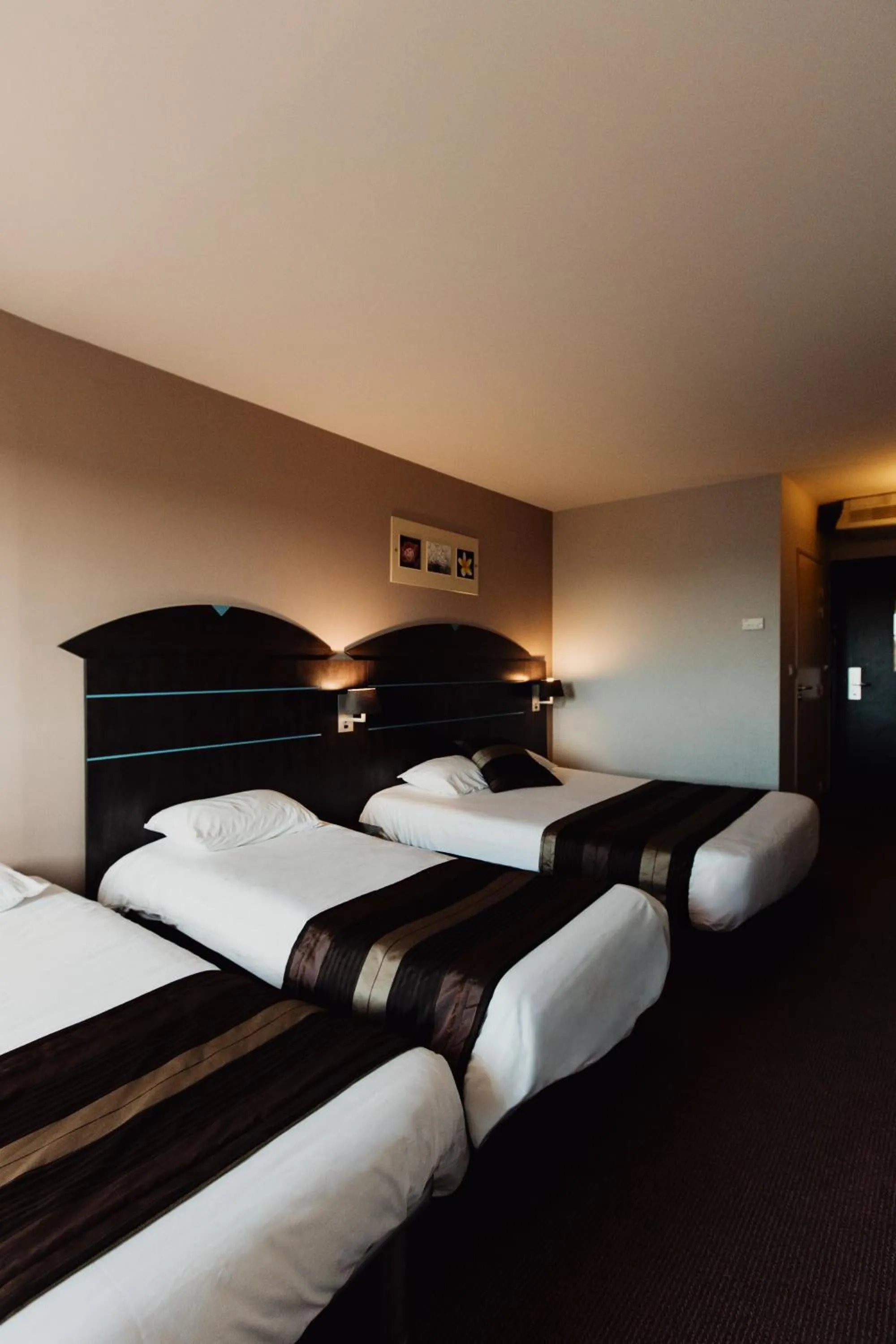 Bed in Hôtel Akena Caudry Cambrai