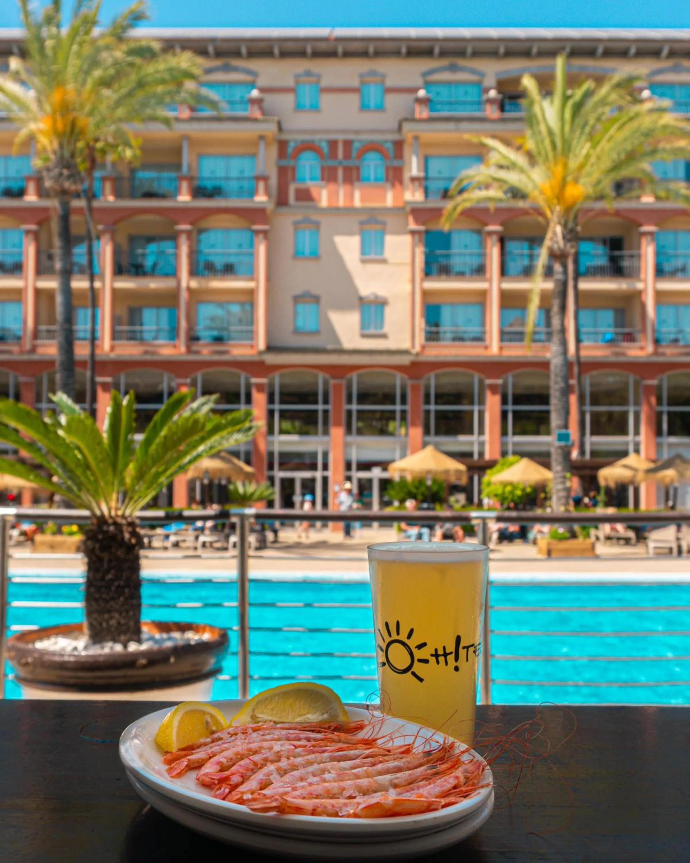 Lounge or bar in Ohtels Islantilla