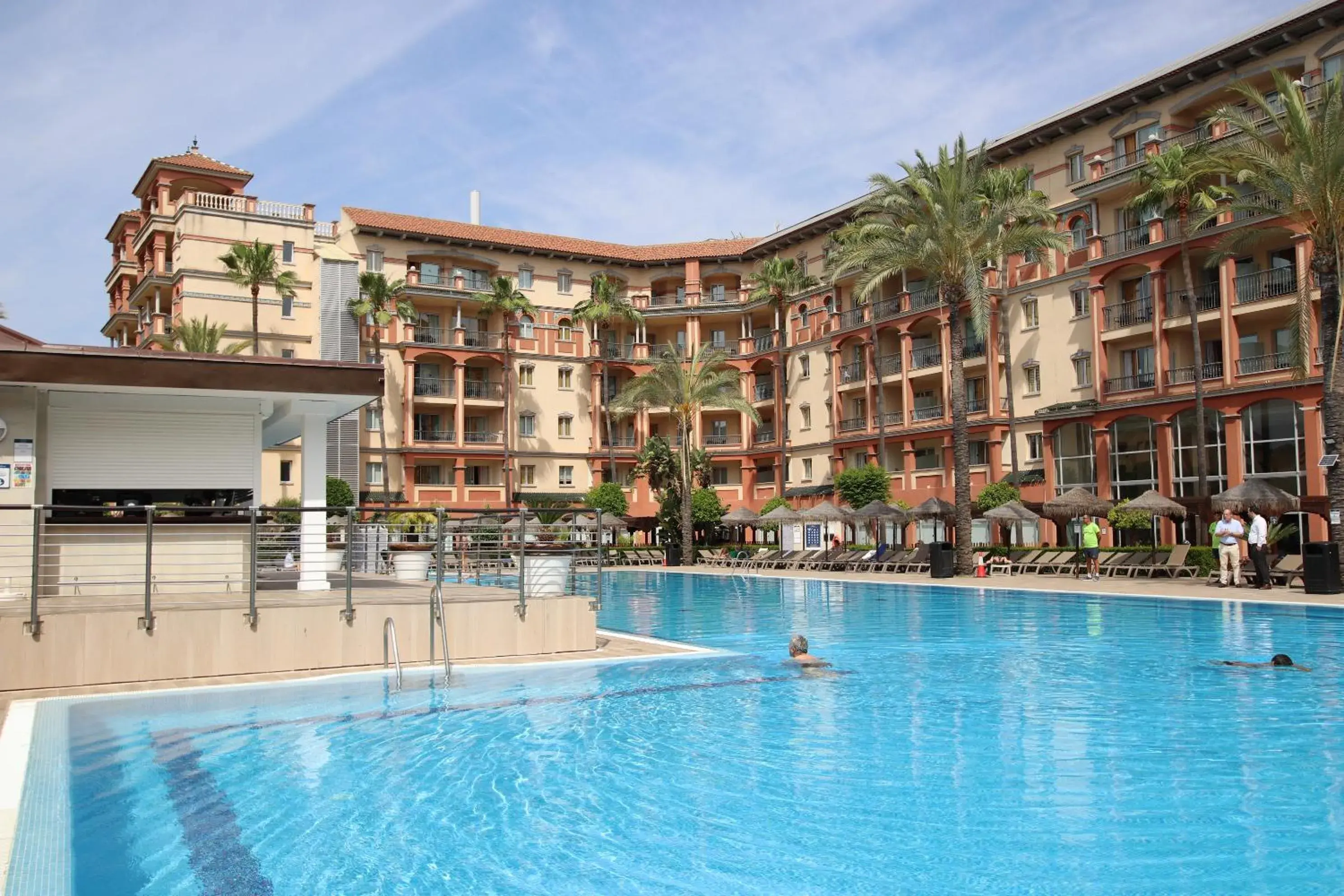 Swimming pool in Ohtels Islantilla Swimming pool in Ohtels Islantilla