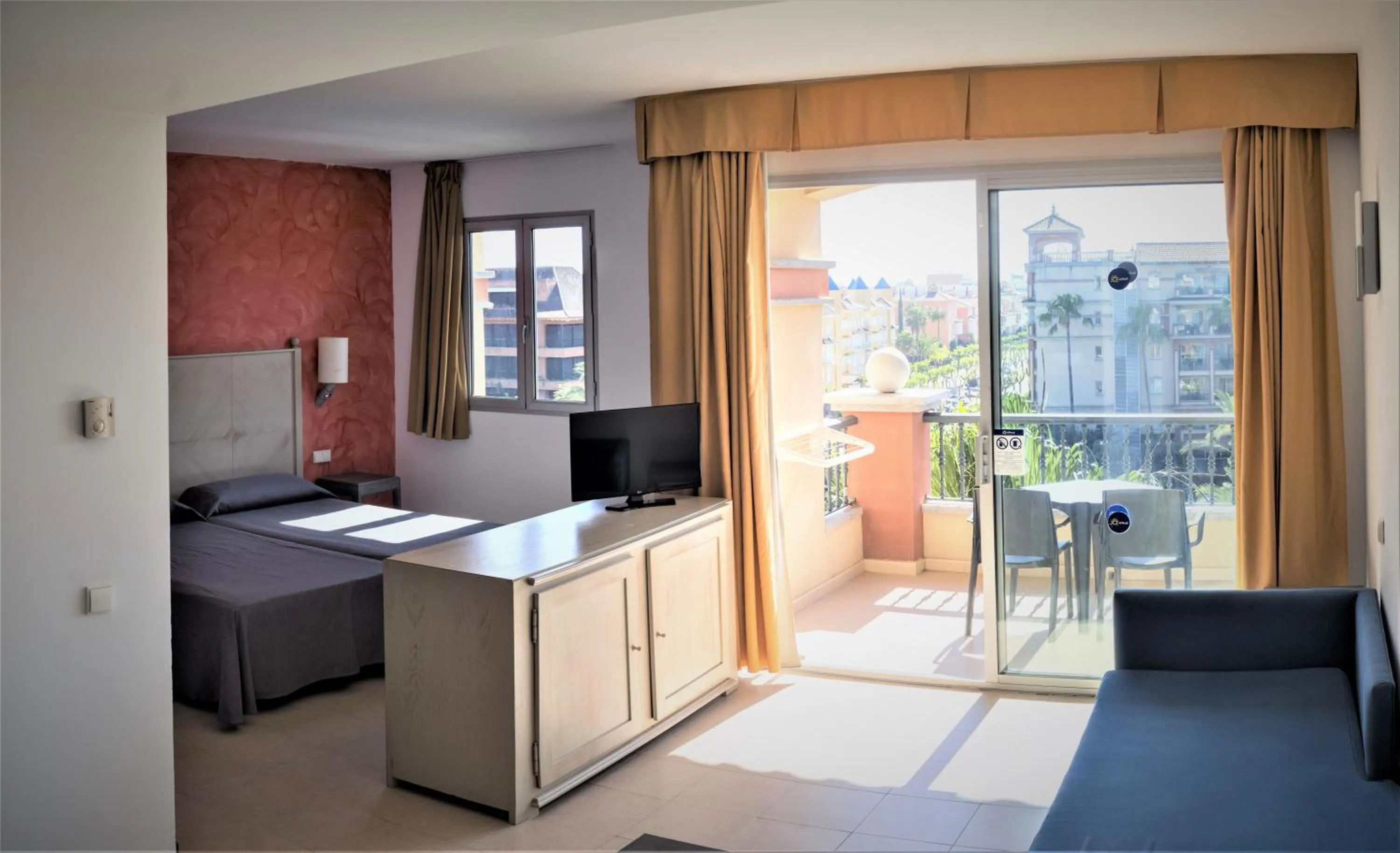 Bedroom in Ohtels Islantilla