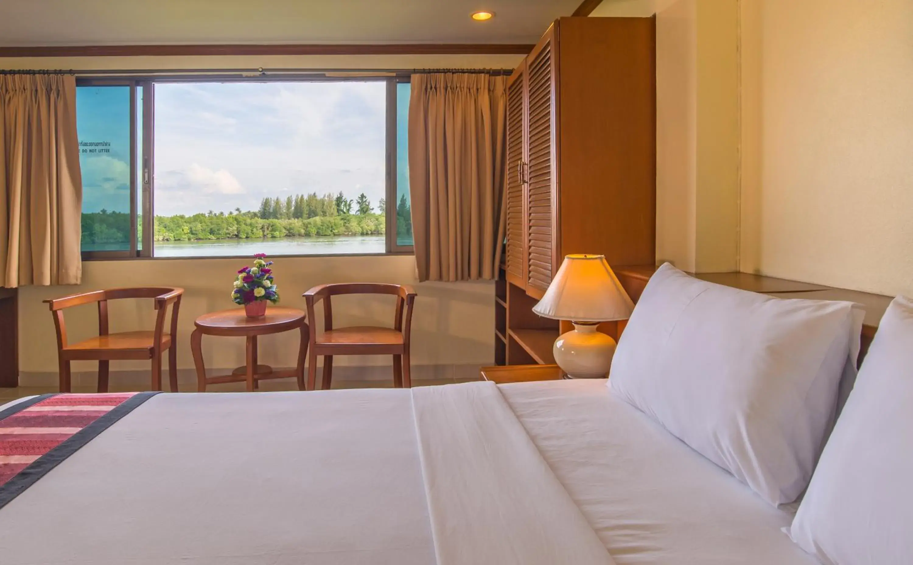 Bedroom, Bed in Krabi City Seaview Hotel Bedroom, Bed in Krabi City Seaview Hotel