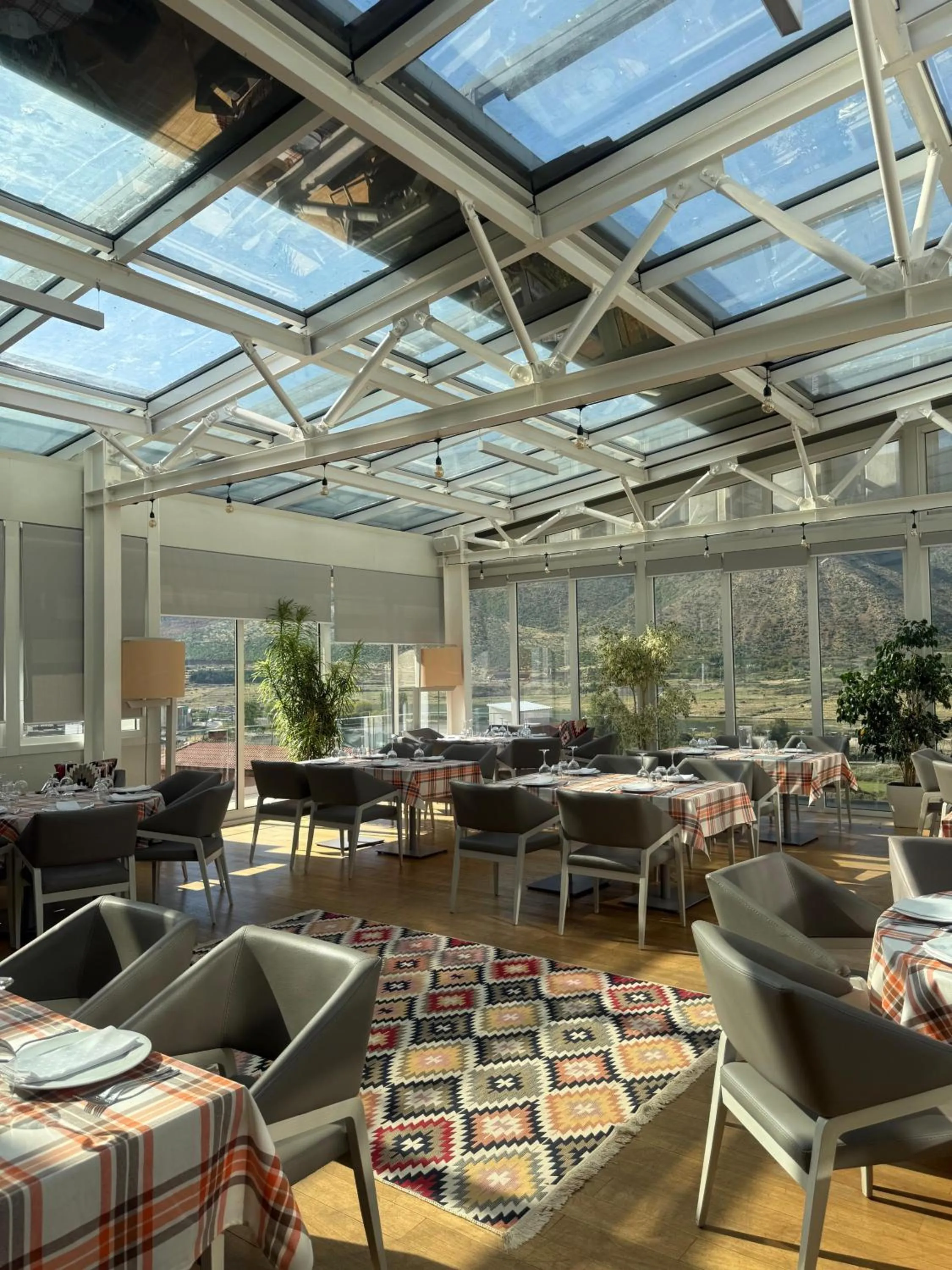 Restaurant/places to eat in Sofra Boutique Hotel