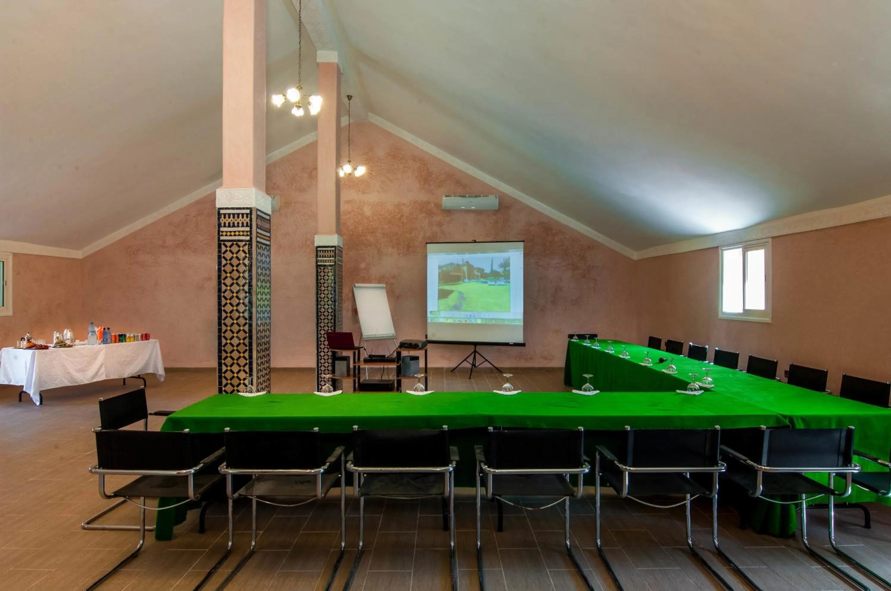 Meeting/conference room in Villa Des 3 Golfs