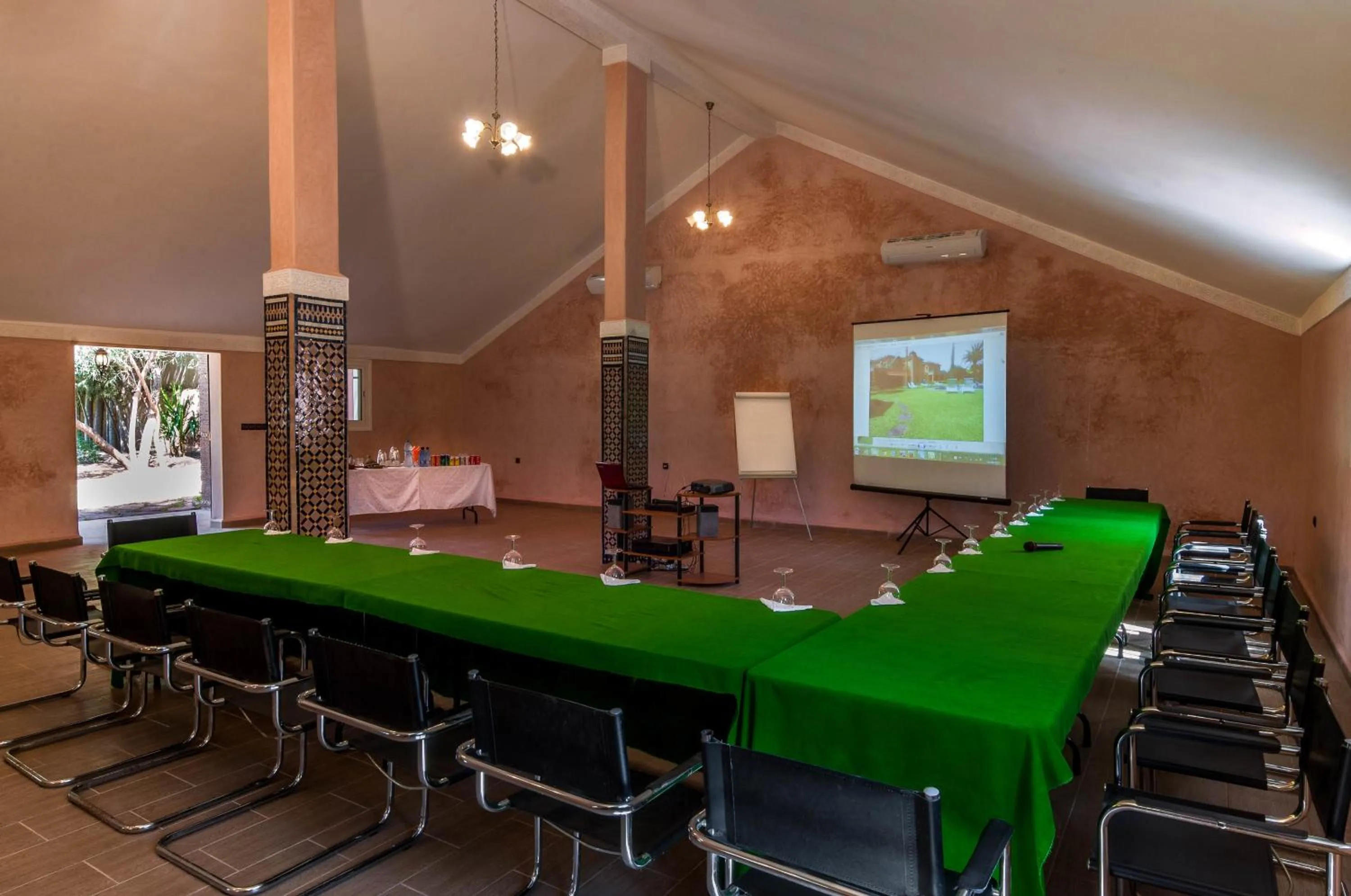 Meeting/conference room in Villa Des 3 Golfs