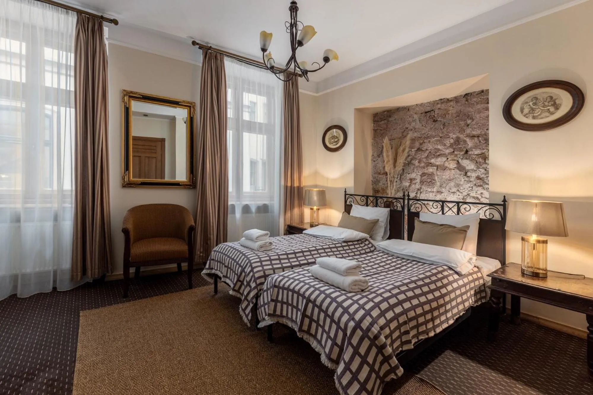 Twin Room with Shower in M5 self-service Boutique Hotel