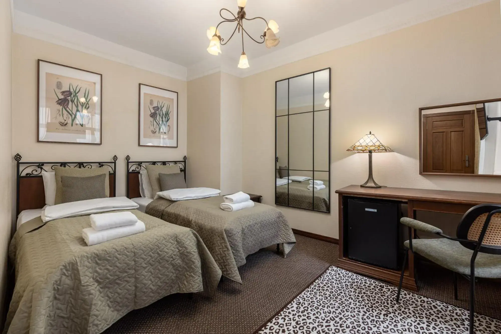 Twin Room with Bath in M5 self-service Boutique Hotel Twin Room with Bath in M5 self-service Boutique Hotel
